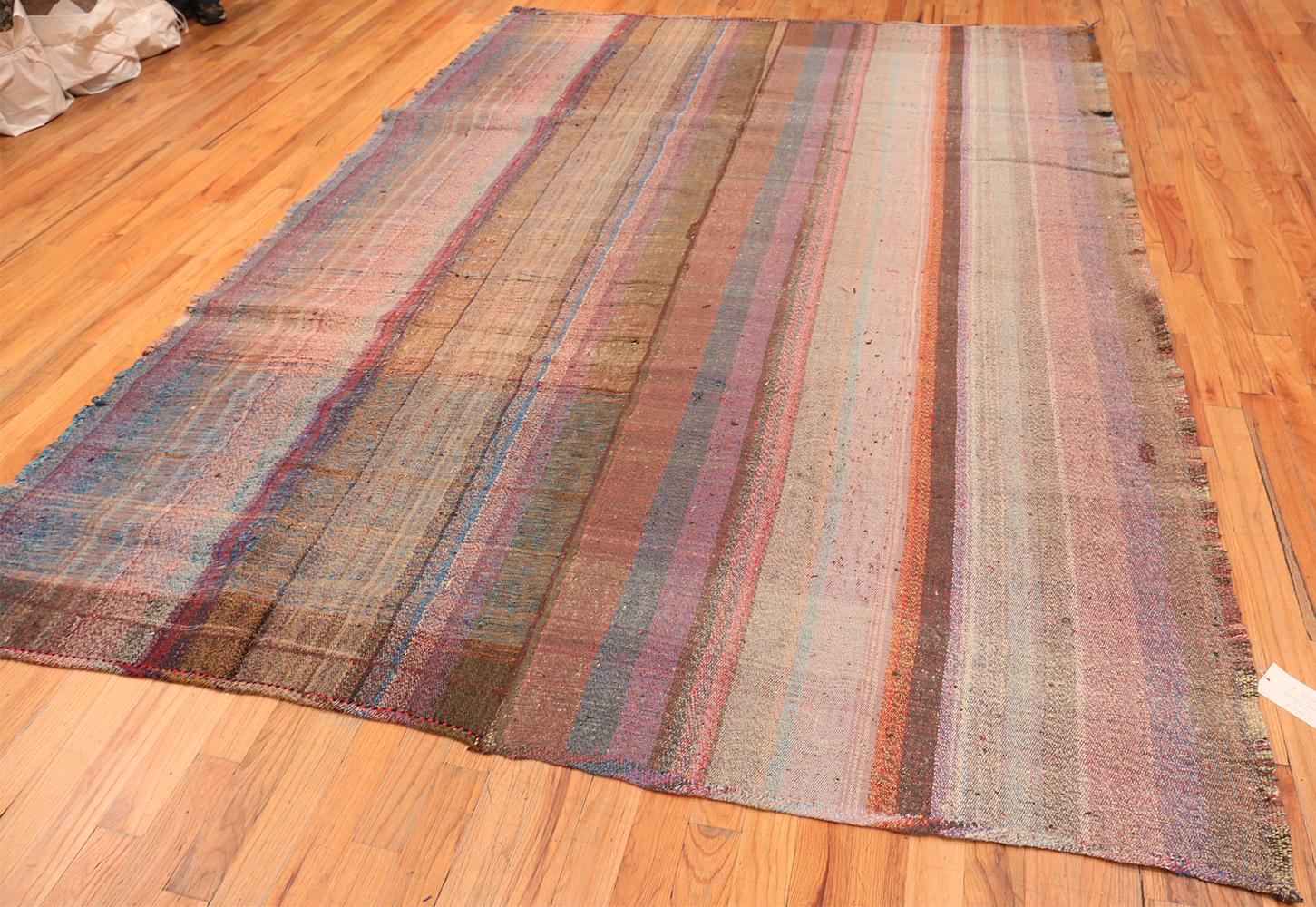Wool Decorative Vintage Persian Kilim Rug. 8 ft 4 in x 11 ft 5 in For Sale