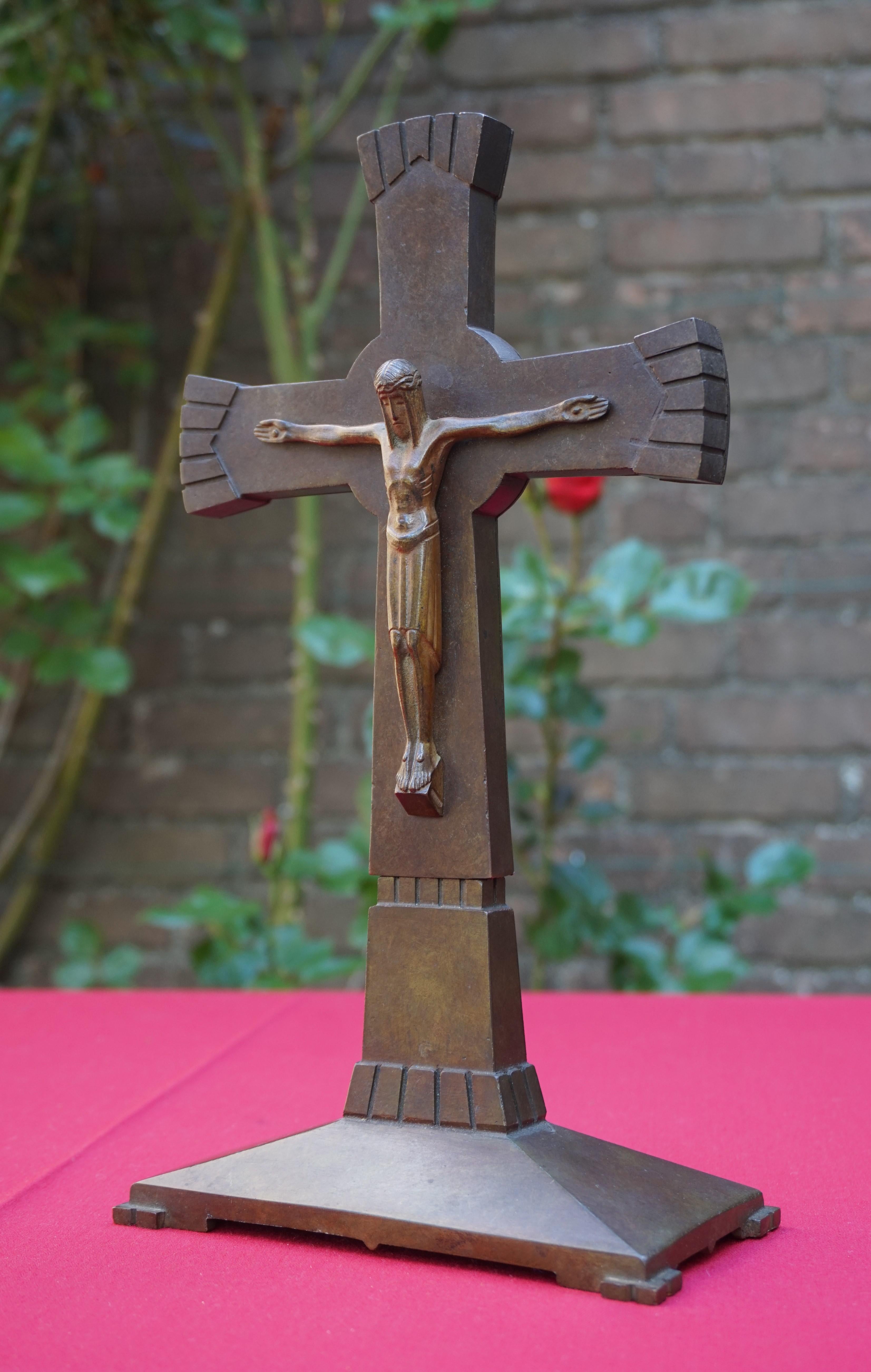 Beautifully Stylized & Great Condition Bronze Art Deco Crucifix w. Maker's Marks For Sale 4