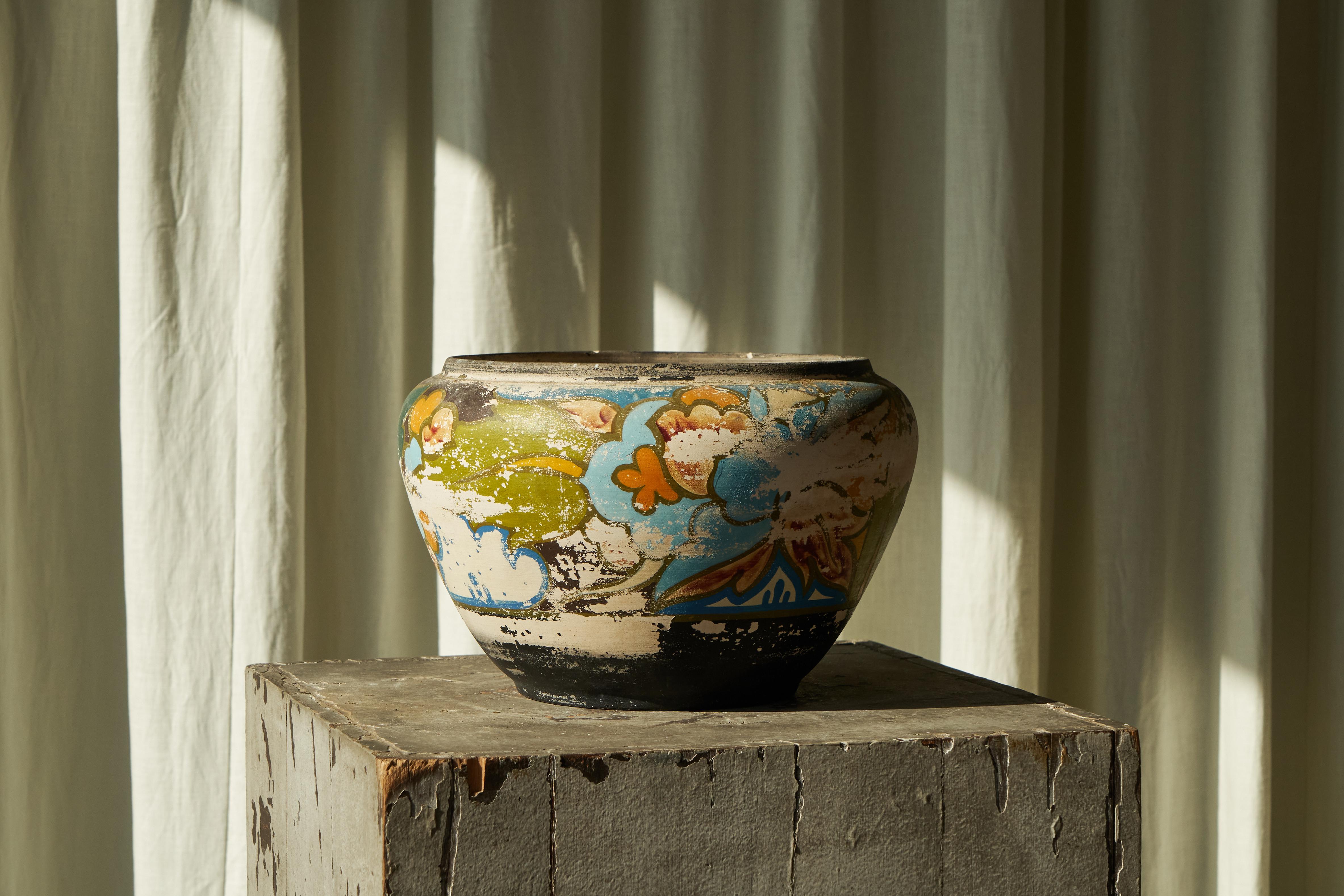 Wunderschön verwitterte Gouda Plateel-Vase oder Pflanzgefäß Vase oder Pflanzgefäß, Niederlande 1930er Jahre (Töpferwaren) im Angebot