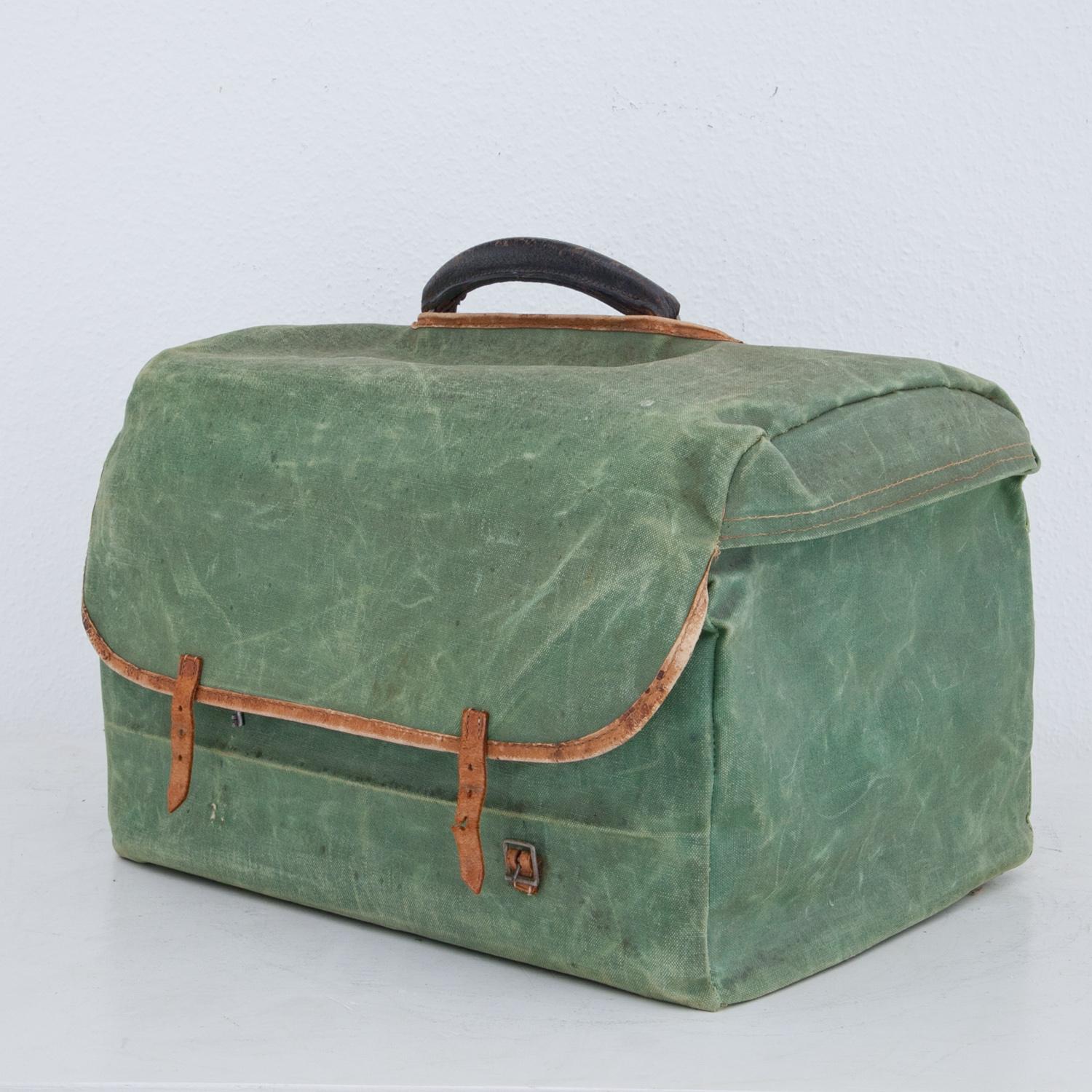 Late Victorian Beauty Traveling Case by William Comyns, London, 1895 For Sale
