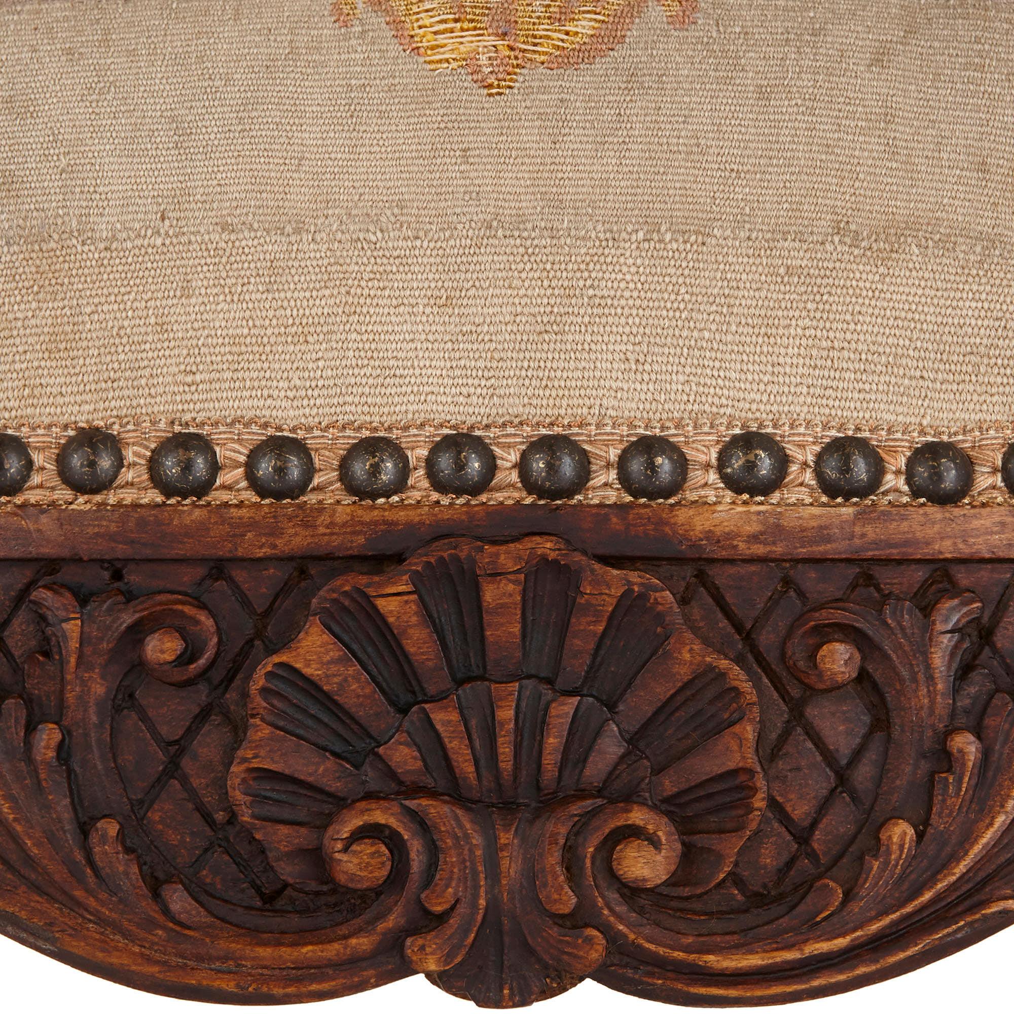 Conjunto de muebles de madera de haya y tapicería de Beauvais en Bueno estado para la venta en London, GB