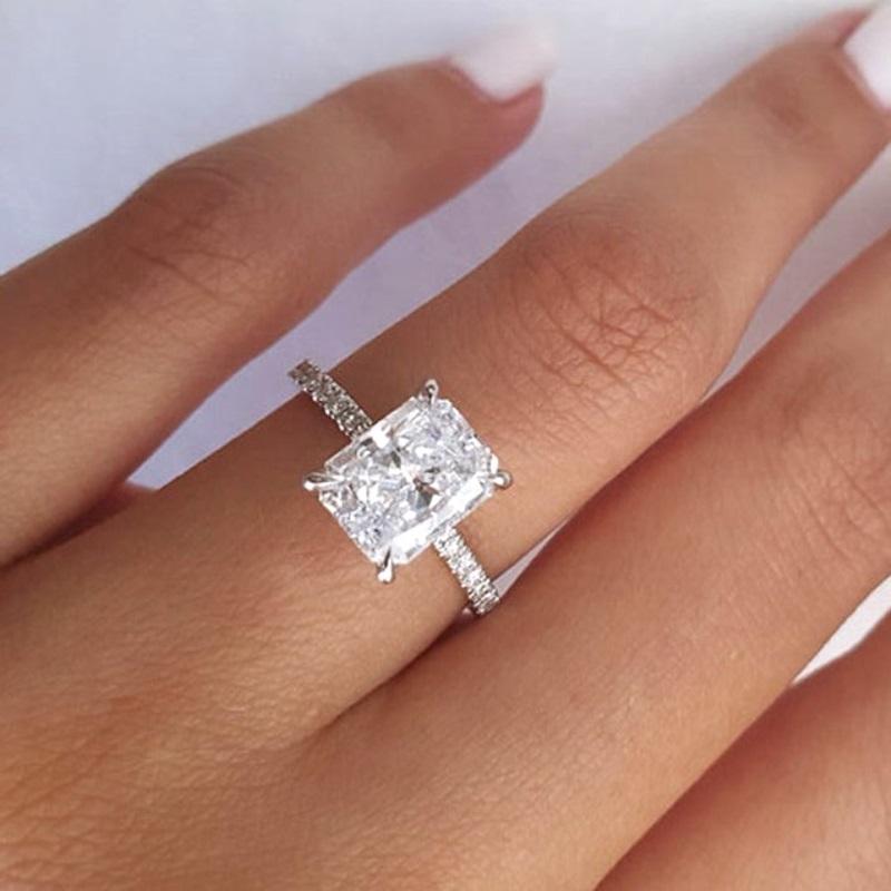 Beauvince Jewelry is excited to present this gorgeous solitaire and looks forward to customizing and creating a stunning engagement ring or alternate fine jewel for a perfectionist. With excellent cut, polish and symmetry, and no fluorescence this