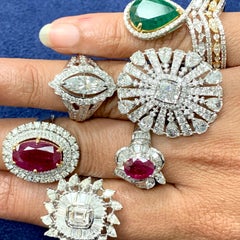 Beauvince Bailey Ring (2,48 Karat Diamanten & Rubine) aus Weißgold