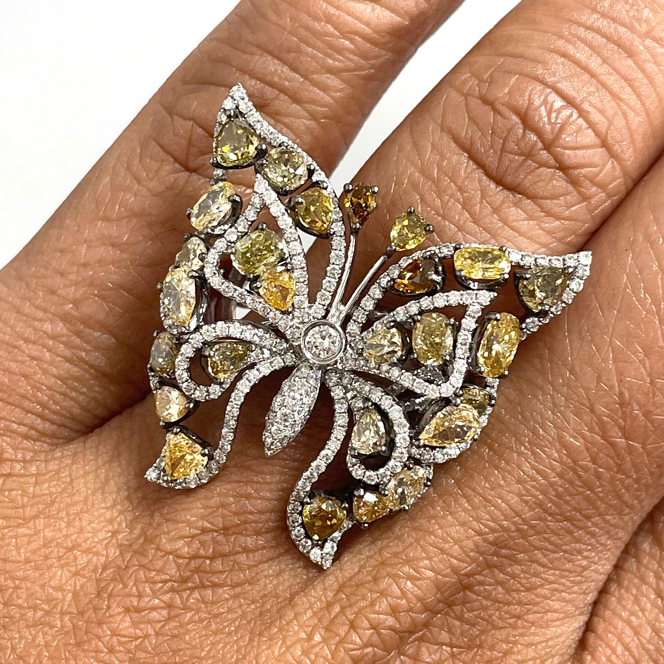 Beauvince Bague papillon automne 4,95 carats de diamants en or blanc Unisexe en vente