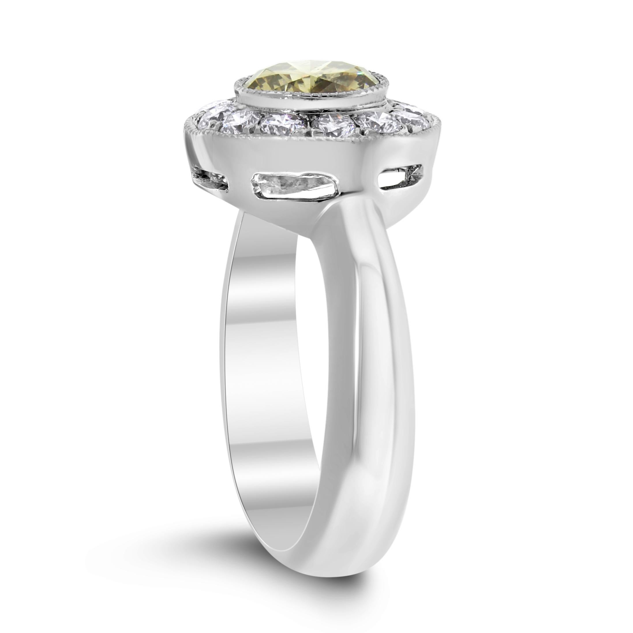 Round Cut Beauvince Chunky Chocolate Diamond Ring in White Gold For Sale
