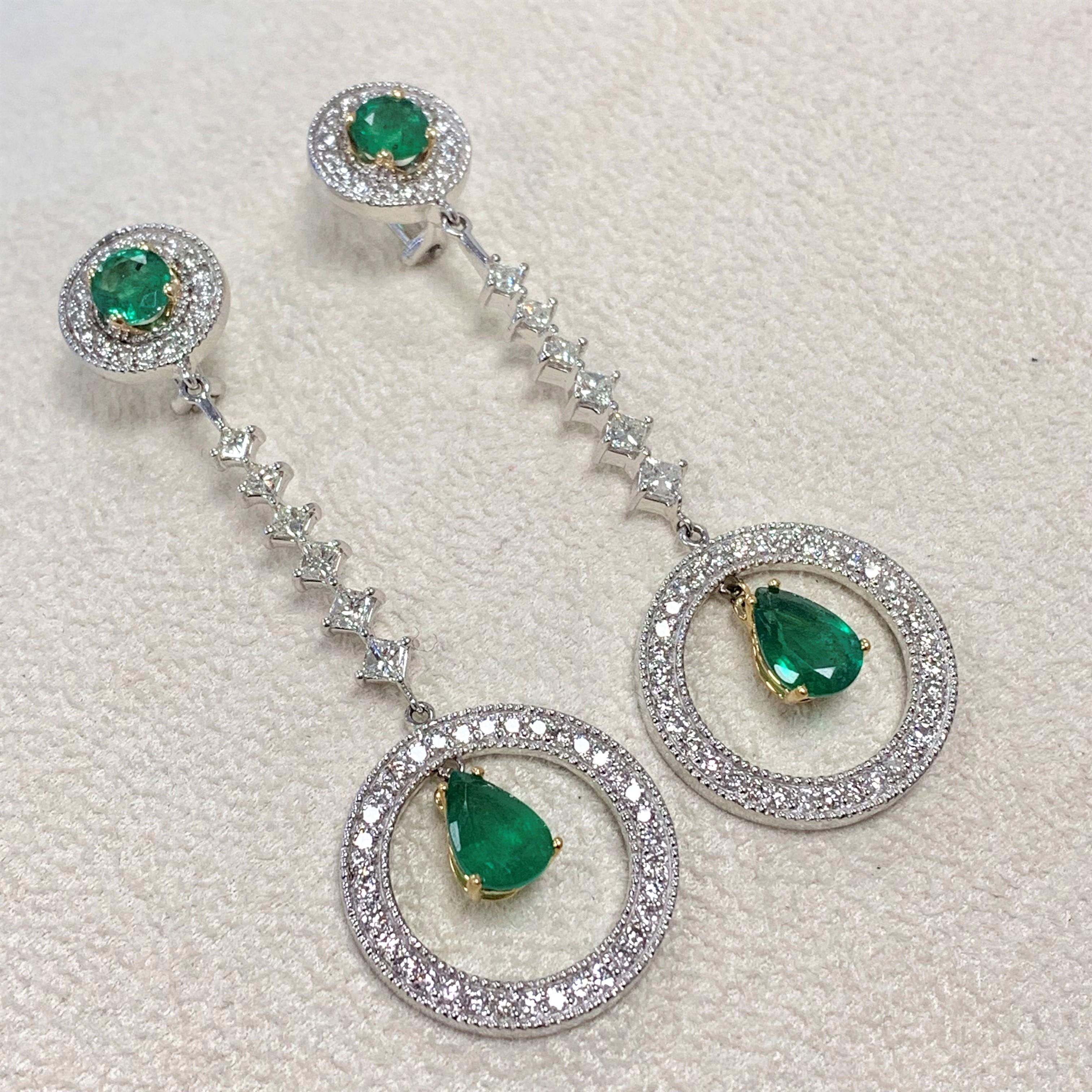 Contemporary Beauvince Green Emerald and White Diamond Long Dangle Earrings in White Gold For Sale