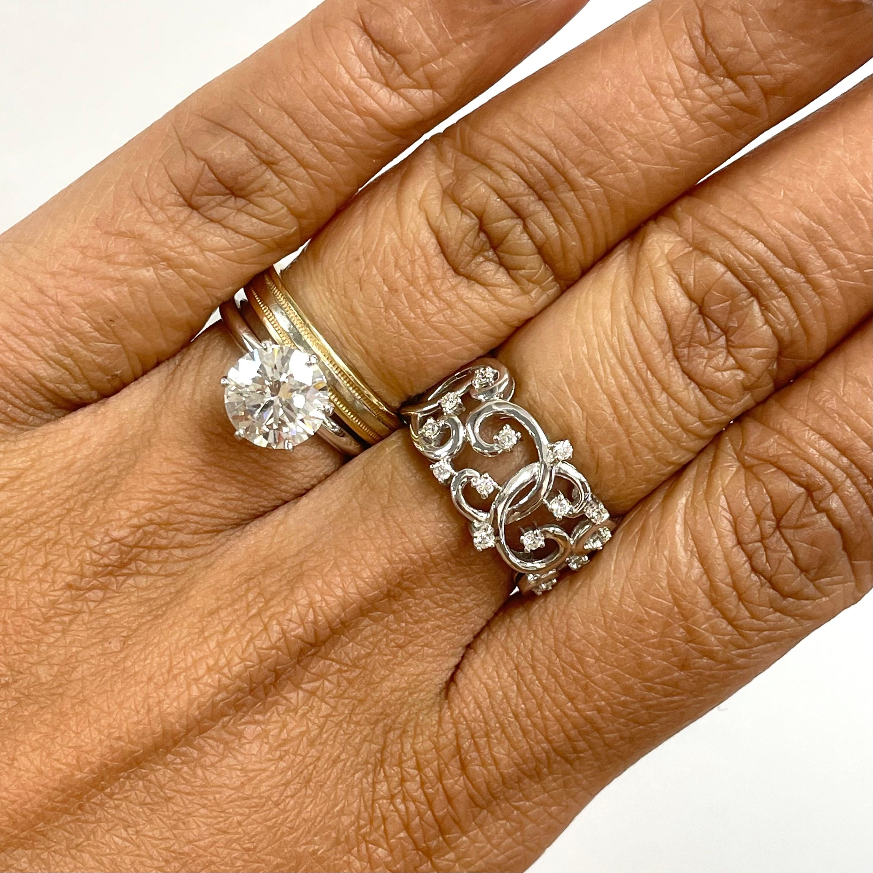 Beauvince Curves Diamond Band '0.20 Ct Diamonds' in White Gold In New Condition For Sale In New York, NY