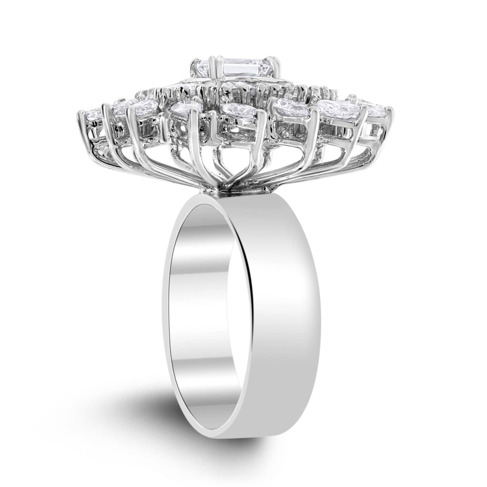 Contemporary Beauvince Czarina Diamond Ring (2.50 ct Diamonds) in White Gold For Sale