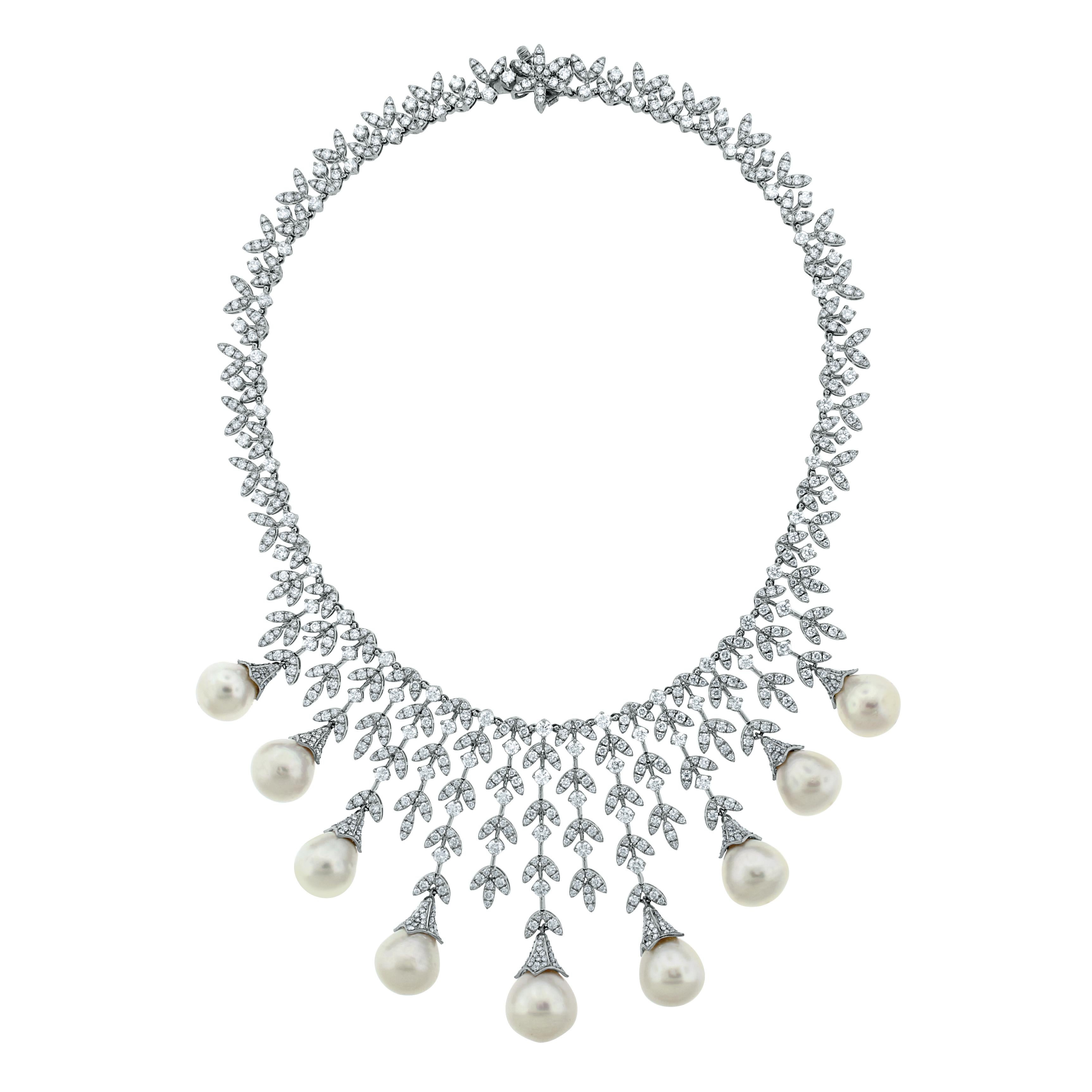 Women's Beauvince Diamond and South Sea Pearls Necklace and Earrings Suite in White Gold For Sale
