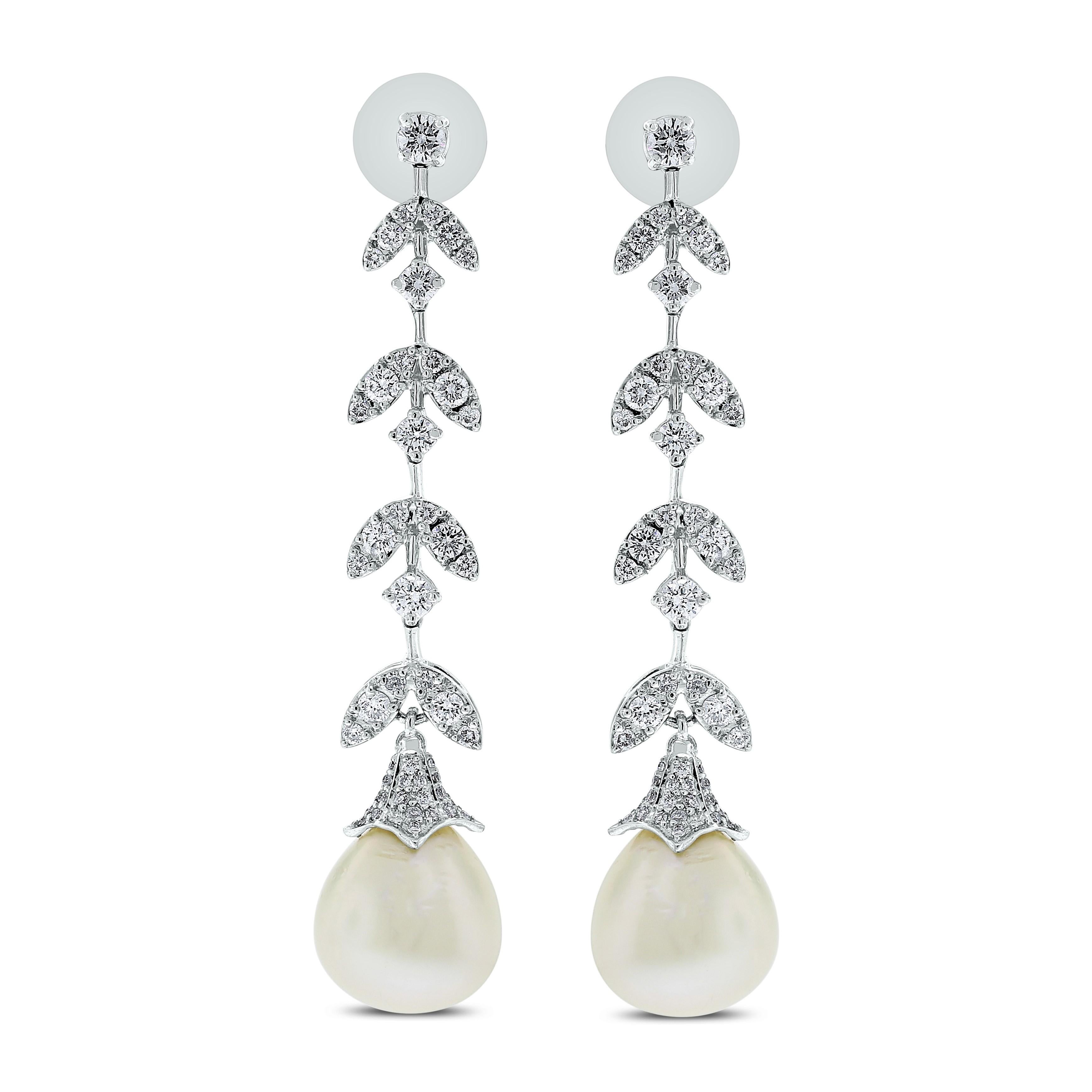 Beauvince Parure collier et boucles d'oreilles en or blanc avec diamants et perles des mers du Sud en vente 1