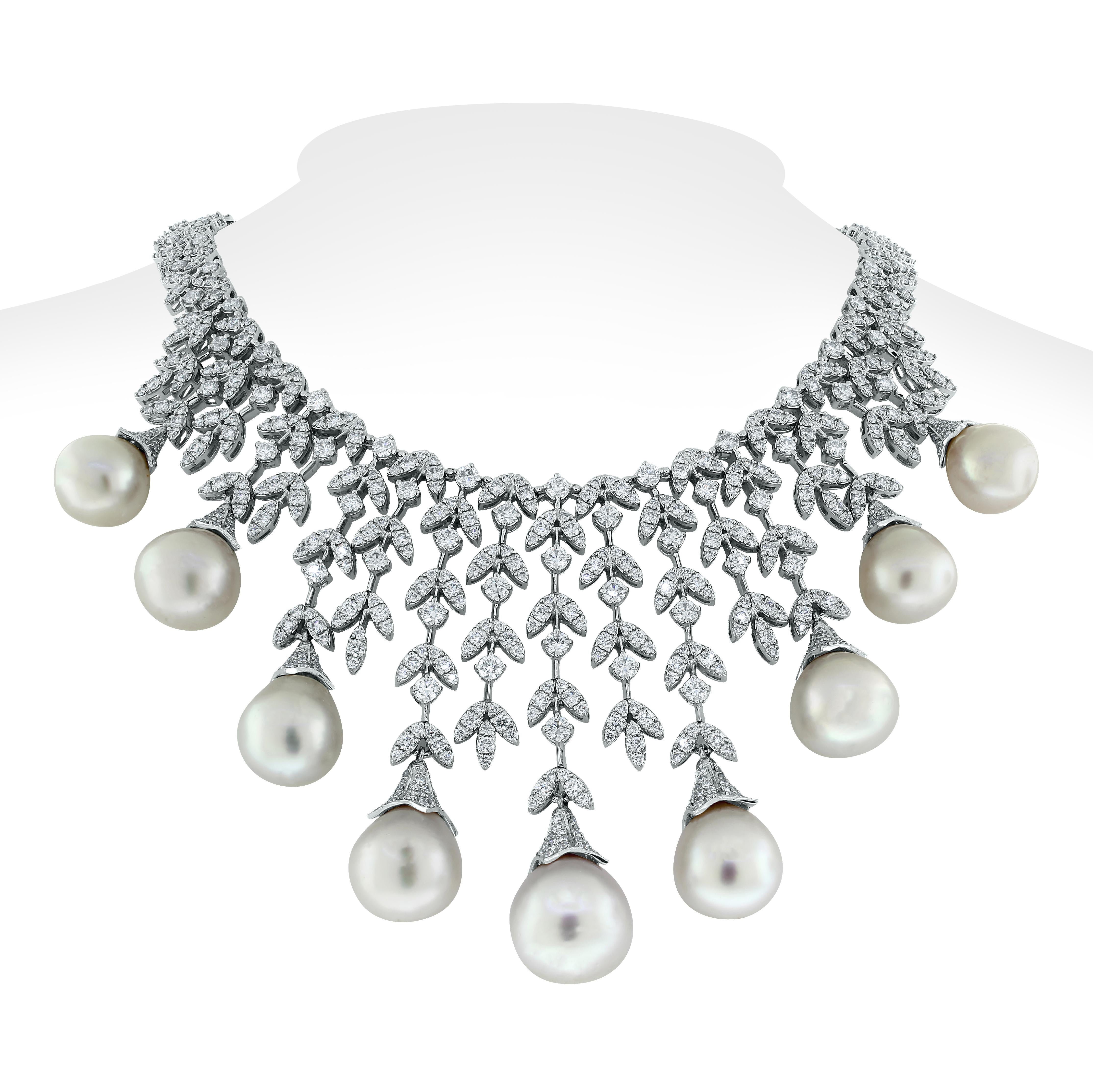 Beauvince Parure collier et boucles d'oreilles en or blanc avec diamants et perles des mers du Sud en vente 3