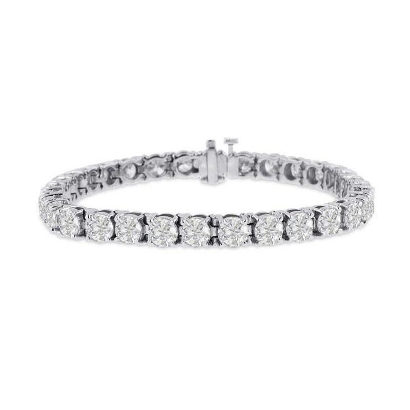 Un bracelet tennis en diamants est la pièce la plus élégante et la plus classique des bijoux éternels. Il est féminin, confortable et met en valeur le poignet d'une femme avec brillance et scintillement. Tous nos bracelets sont équipés de deux