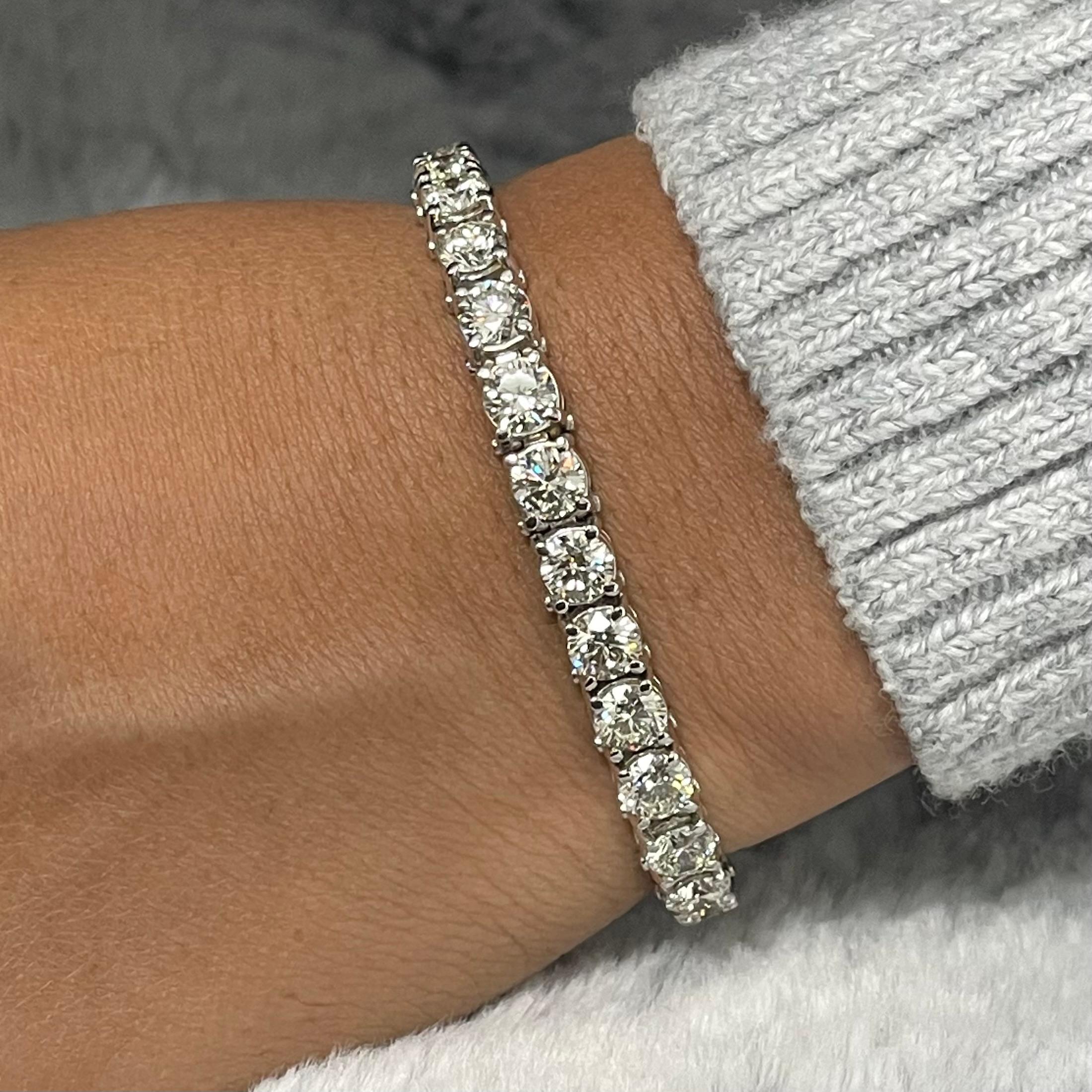 Beauvince Bracelet tennis en or blanc avec diamants de 15,70 carats Unisexe en vente