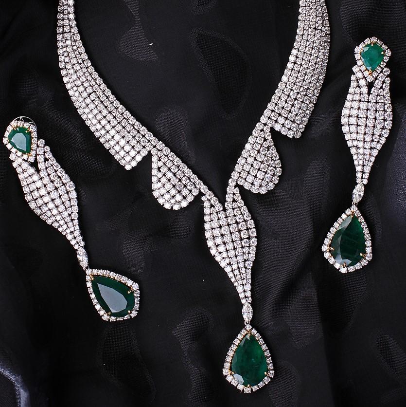 Beauvince 52.56 Carat Emeralds & 70.71 Carat Diamonds Love Suite in White Gold In New Condition For Sale In New York, NY