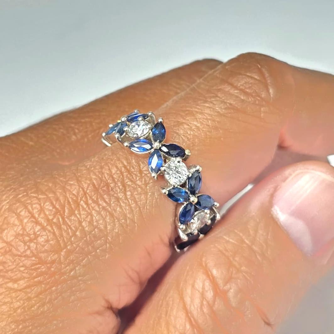 Beauvince Flora Band (4.53 ct Sapphires & Diamonds) in White Gold in vendita 1