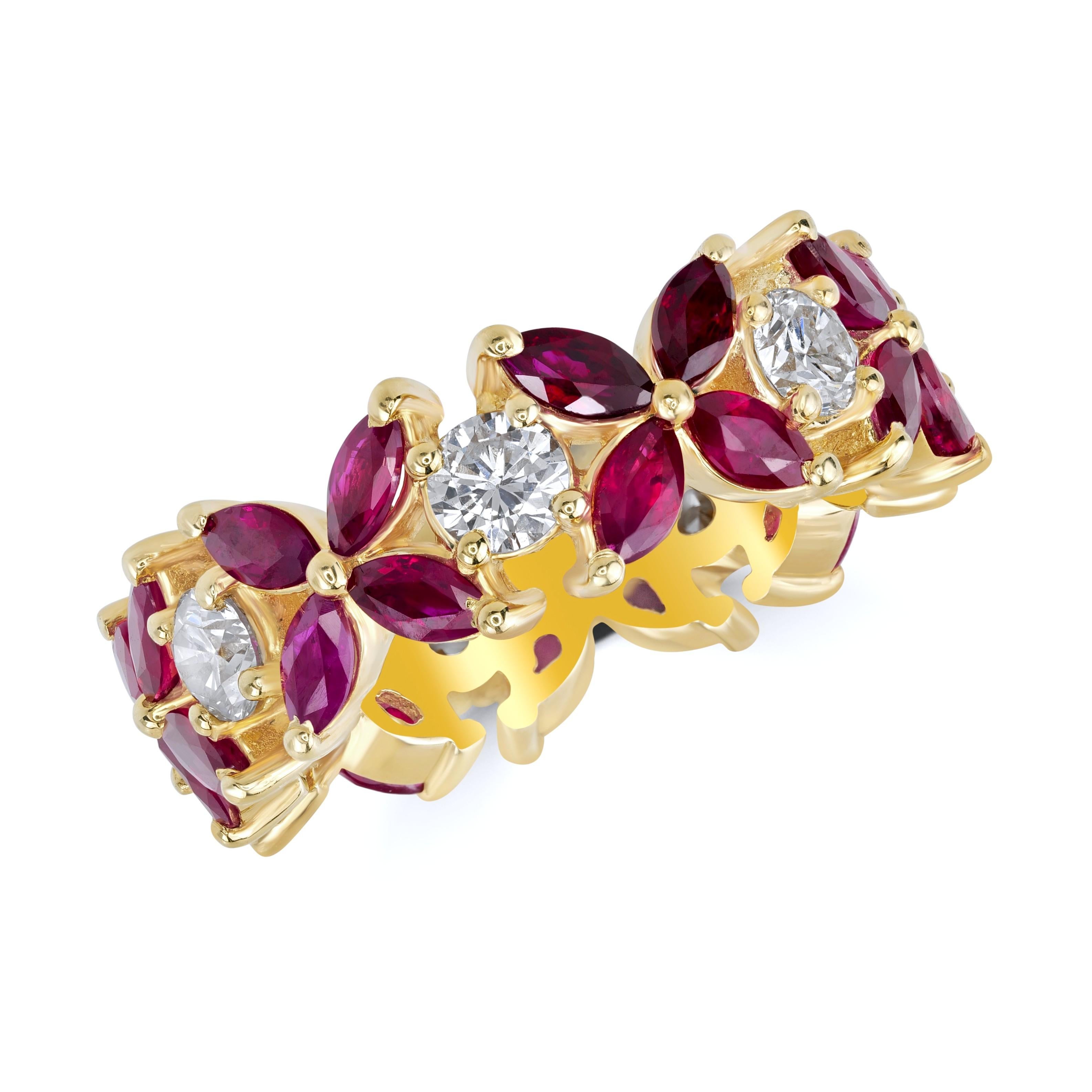 Beauvince Flora Band (4.63 ct Rubies & Diamonds) in Yellow Gold Neuf - En vente à New York, NY