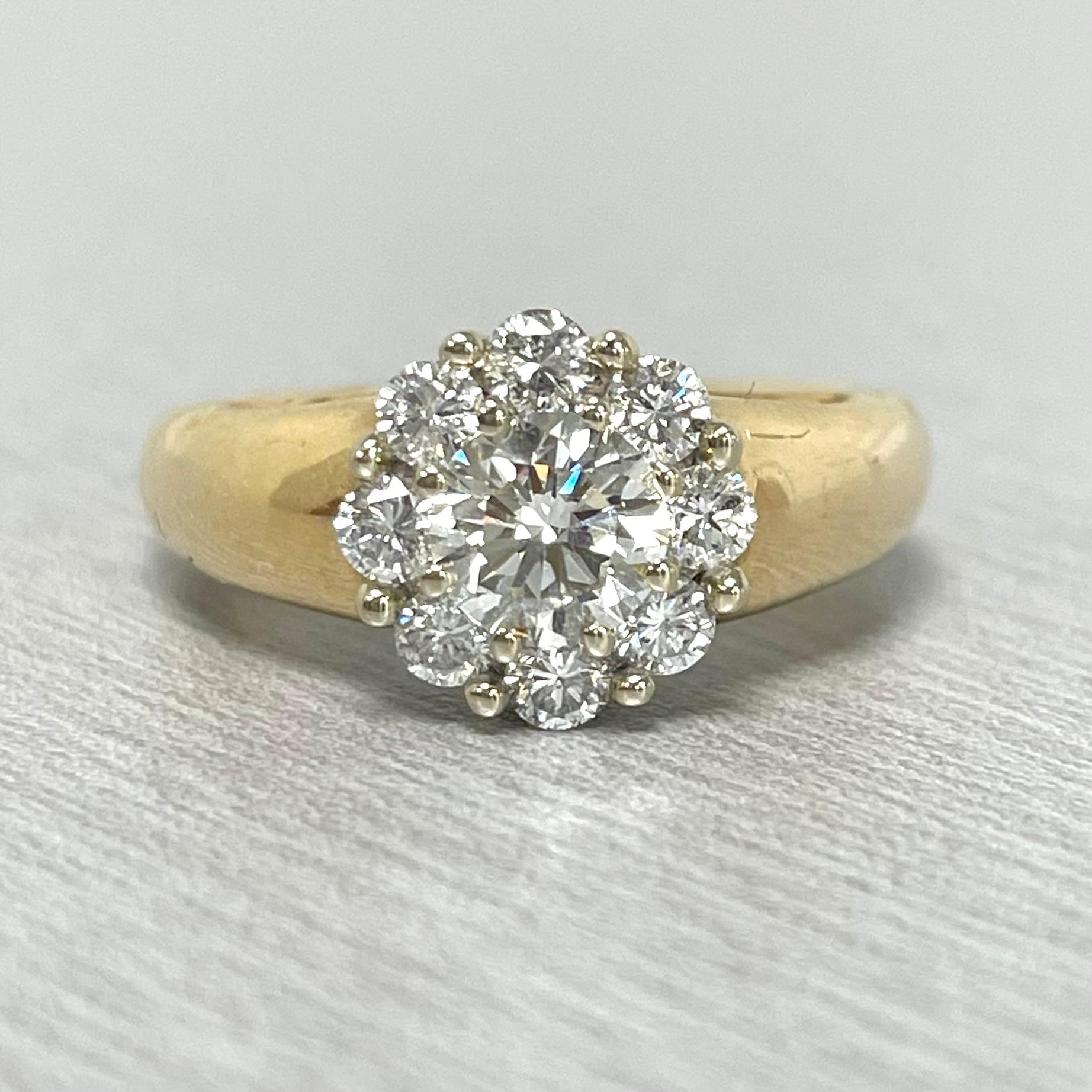 Round Cut Beauvince Flora Engagement Ring '1.75 ct Diamonds' in Gold For Sale