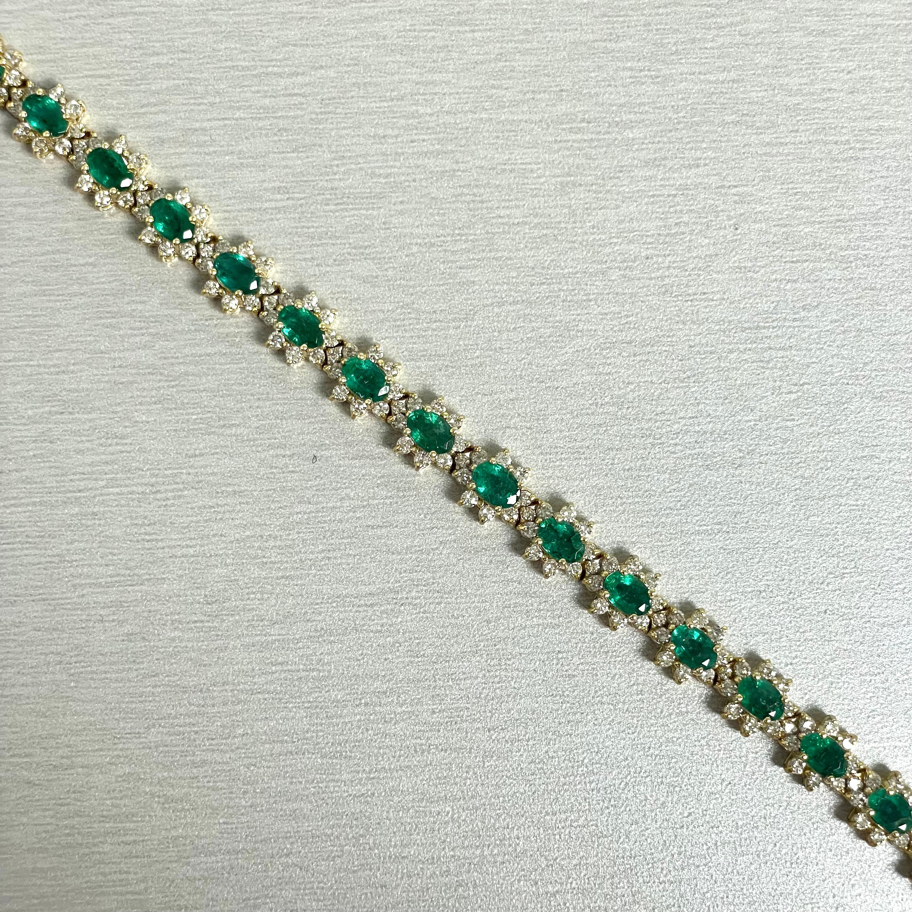 Beauvince Florence Bracelet '11.66ct Diamonds & Emeralds' in Yellow Gold In New Condition For Sale In New York, NY
