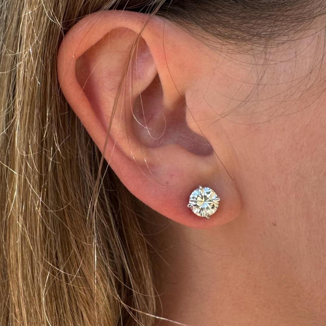 Round Cut Beauvince GIA H-I SI1 Certified 3.07 Carat Round Solitaire Diamond Studs For Sale