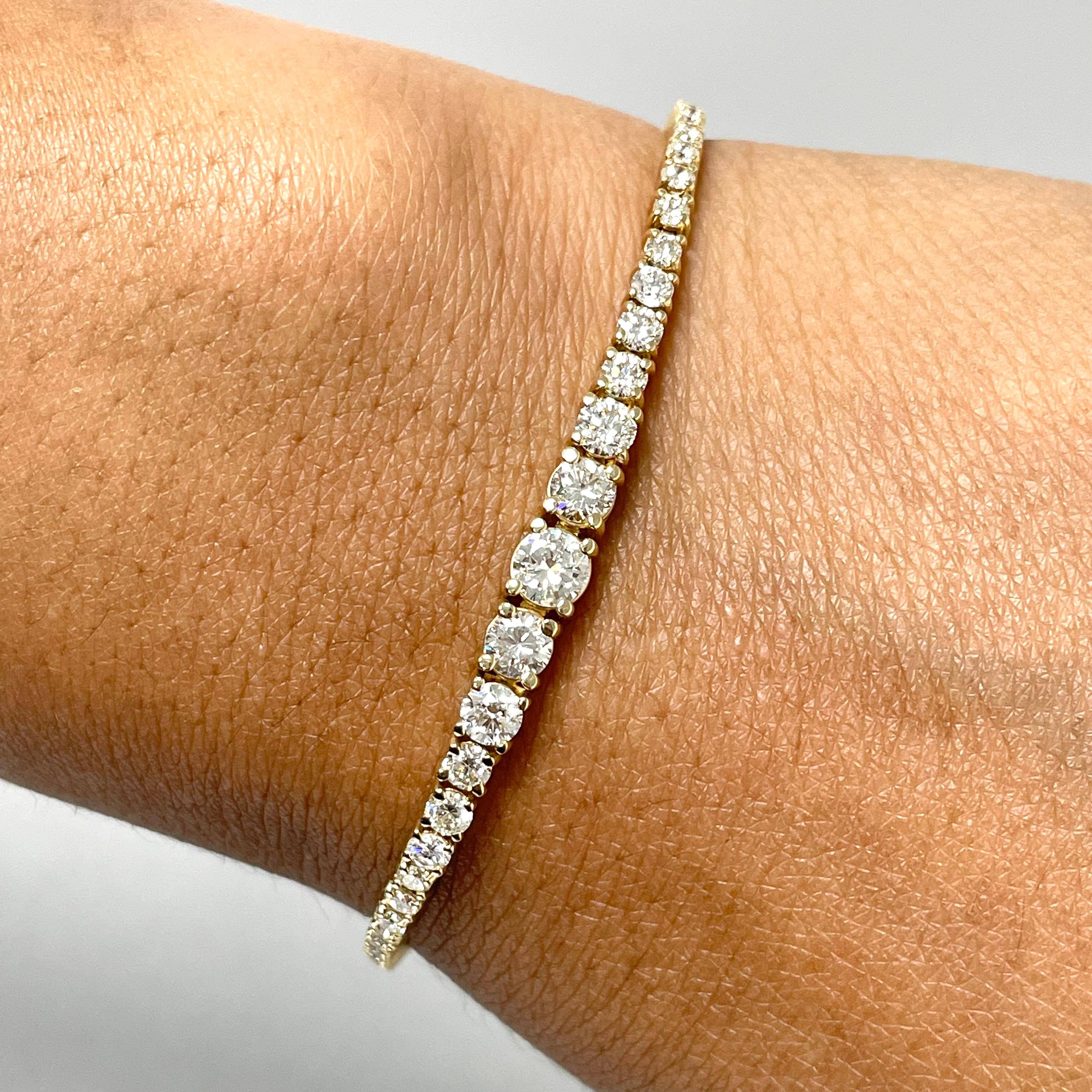 Always a fun accessory, the Bolo bracelet adds sparkles and shine to every look.

Diamonds Shape: Round
Total Diamond Weight: 2.78 ct 
No. of Diamonds: 61 
Diamond Color: I - J
Diamond Clarity: VS - SI (Very Slightly Included - Slightly