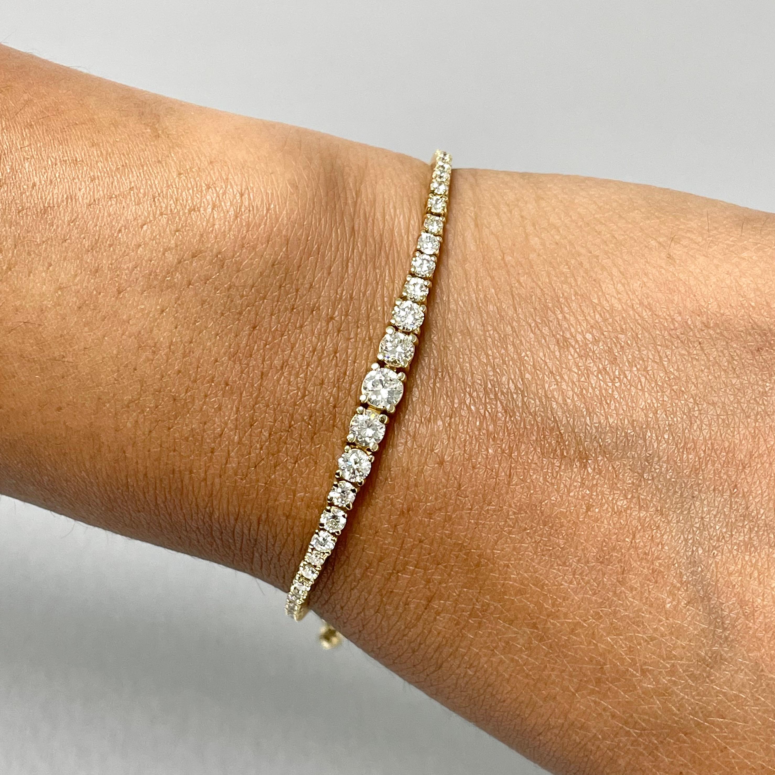 Contemporary Beauvince Graduated Bolo Diamond Tennis Bracelet '2.78 Ct Diamonds' Yellow Gold For Sale