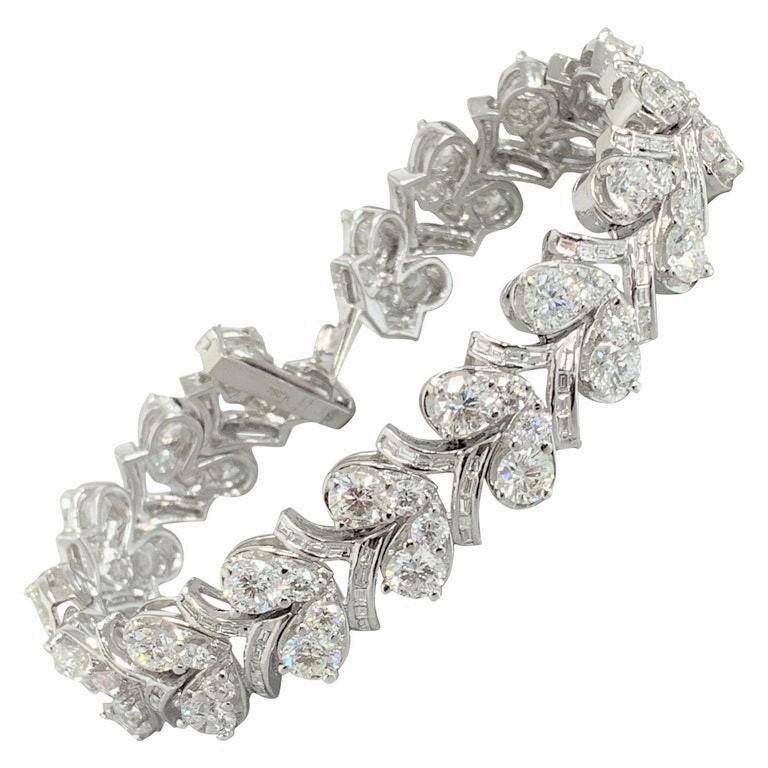 Beauvince Grapevine Round and Baguette Diamond Bracelet in White Gold