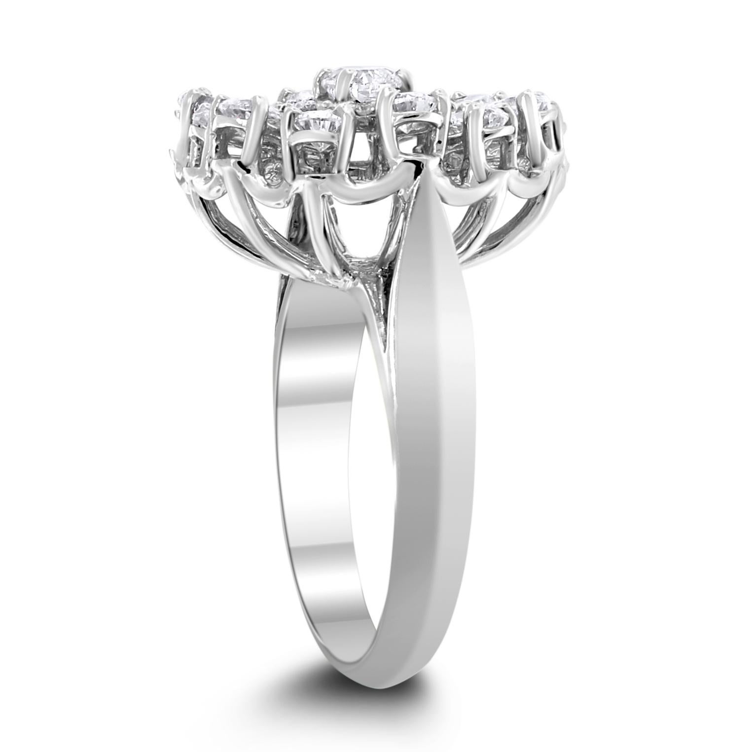 Contemporary Beauvince Heart Diamond Ring (1.20 ct Diamonds) in White Gold For Sale