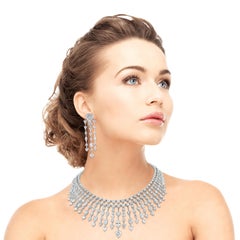 Beauvince Hearts Collar Necklace in White Gold