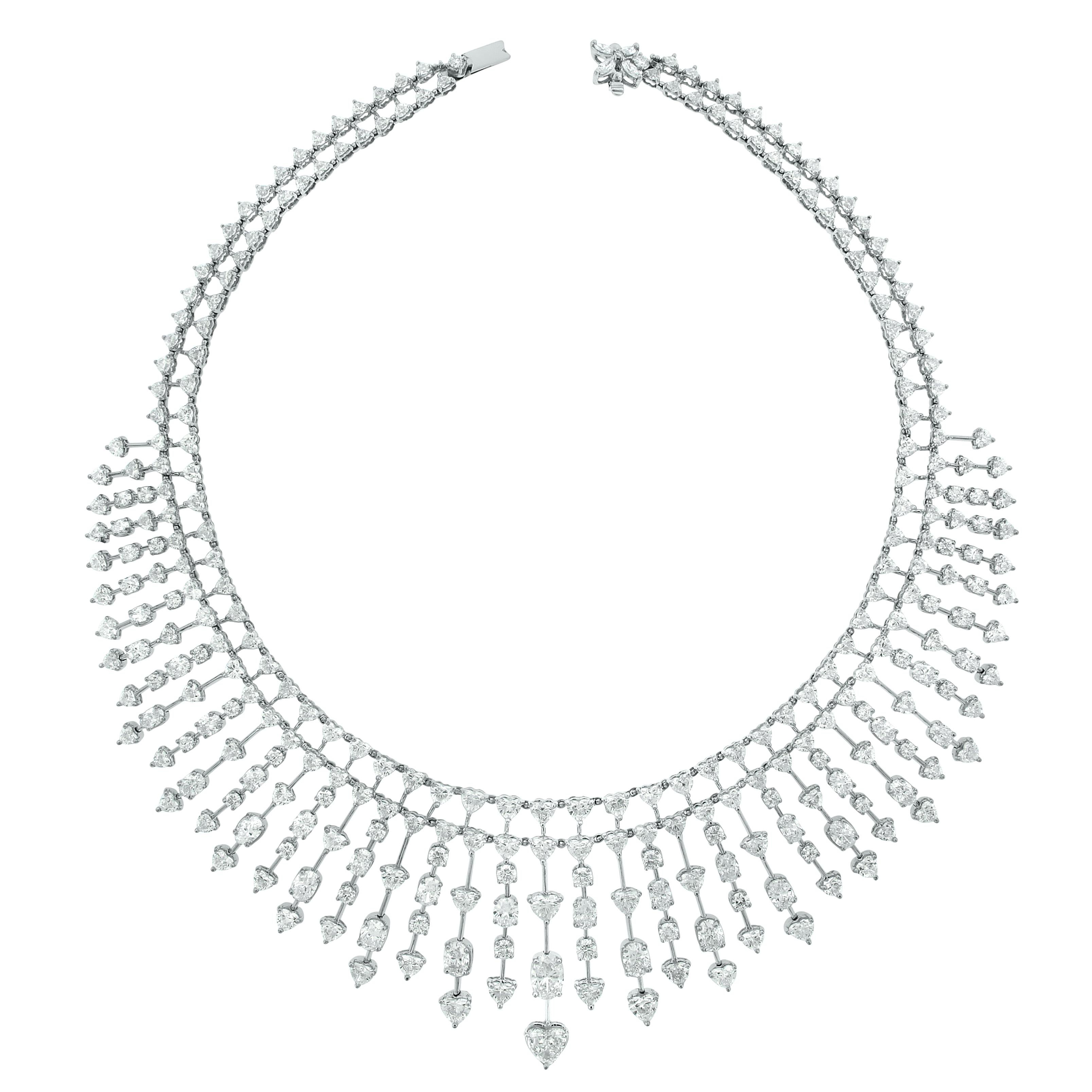 Contemporary Beauvince Hearts Necklace and Earrings Suite in White Gold For Sale