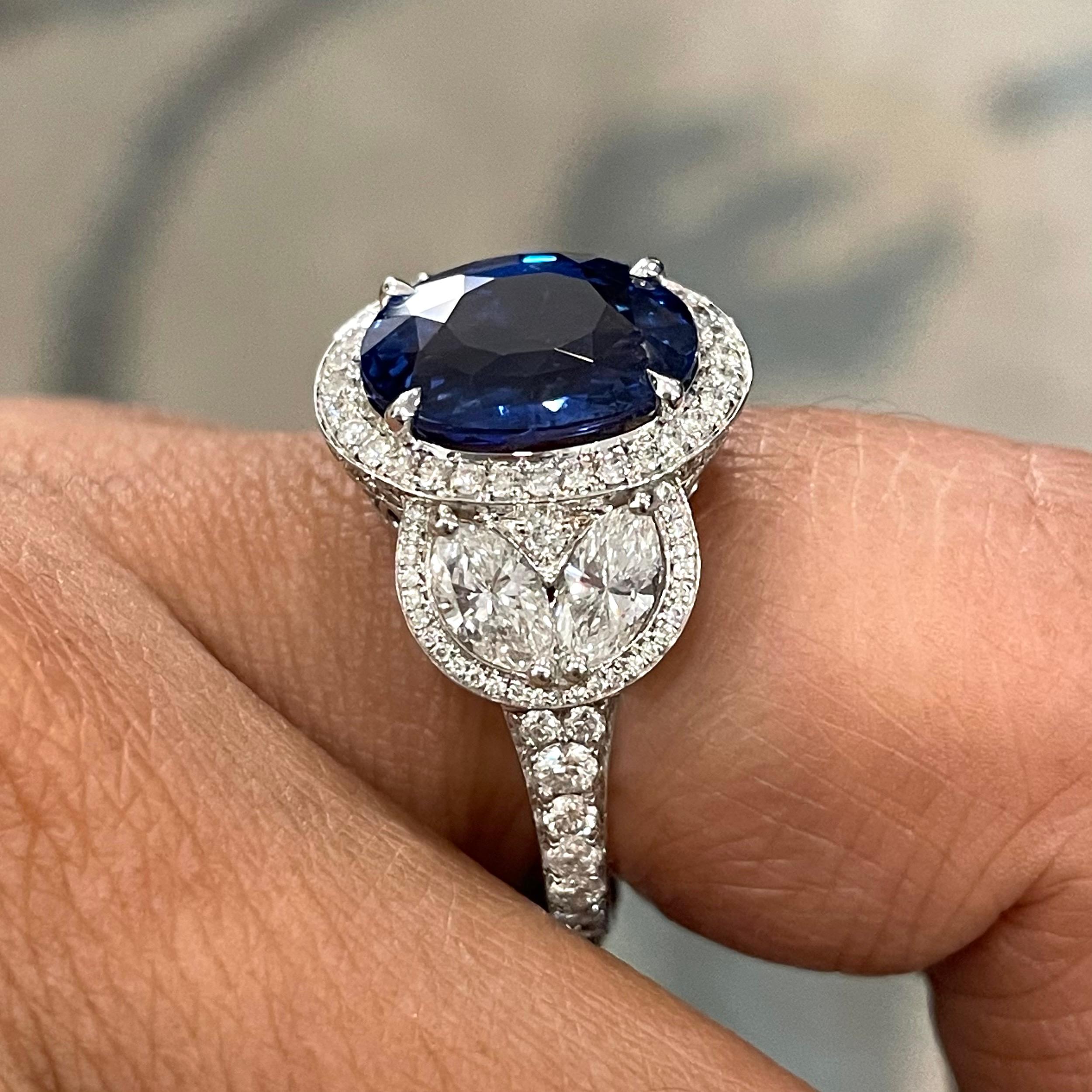 Beauvince Ice Queen Ring 7.51 Carat Sapphire & Diamonds in White Gold In New Condition For Sale In New York, NY