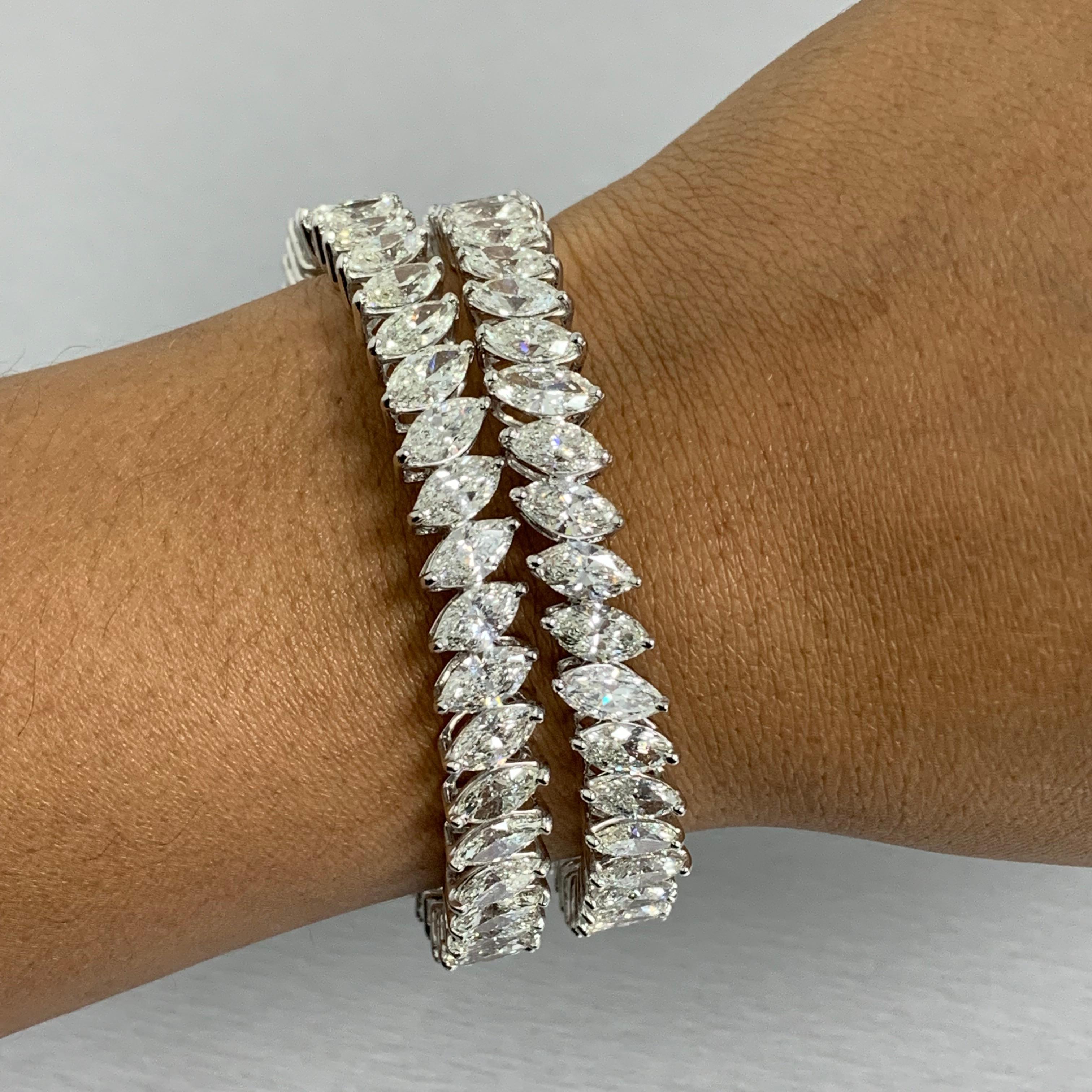 Beauvince Inaya Marquise Bracelet jonc solitaire en or blanc en vente 1