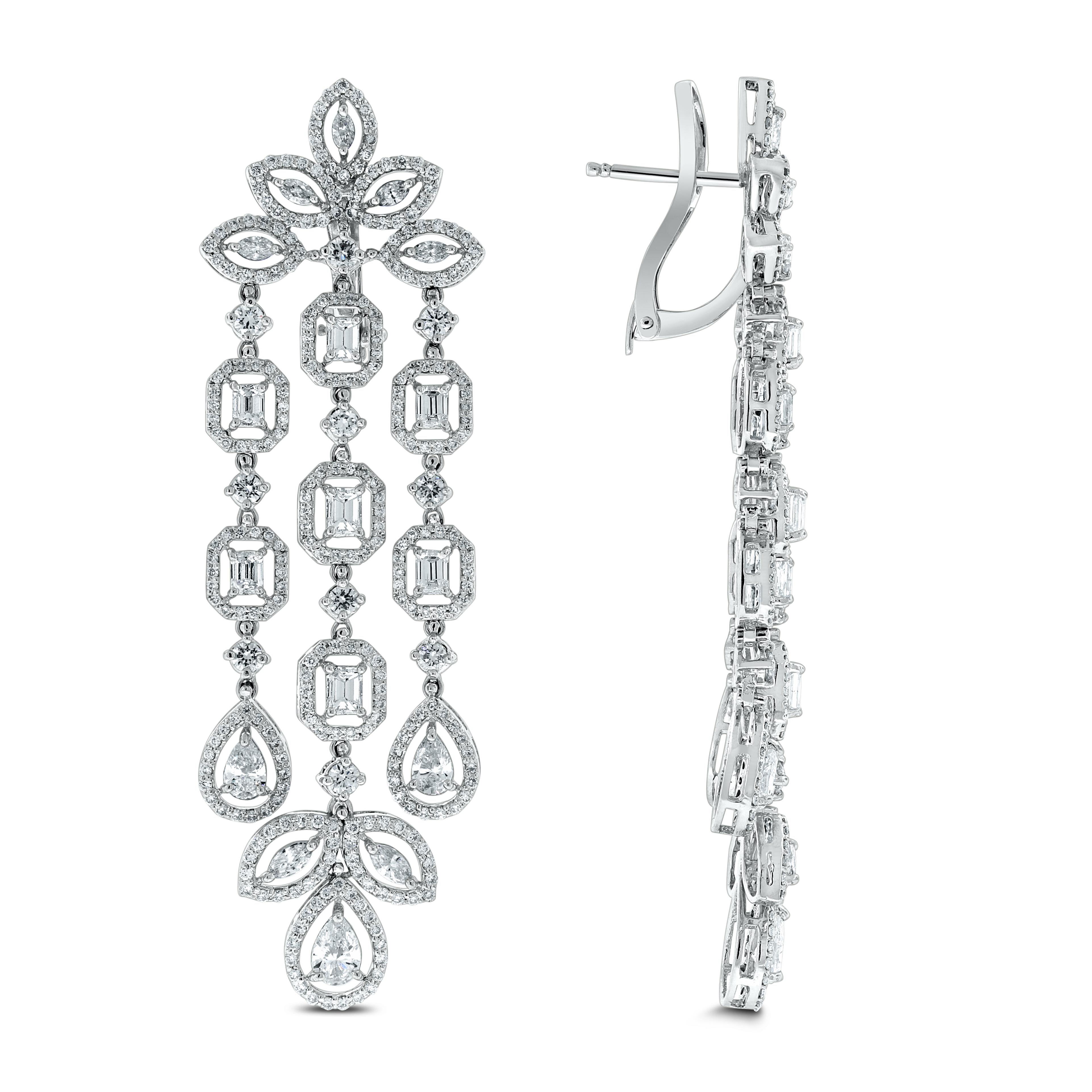 Contemporary Beauvince Diamond Chandelier Earrings in White Gold For Sale