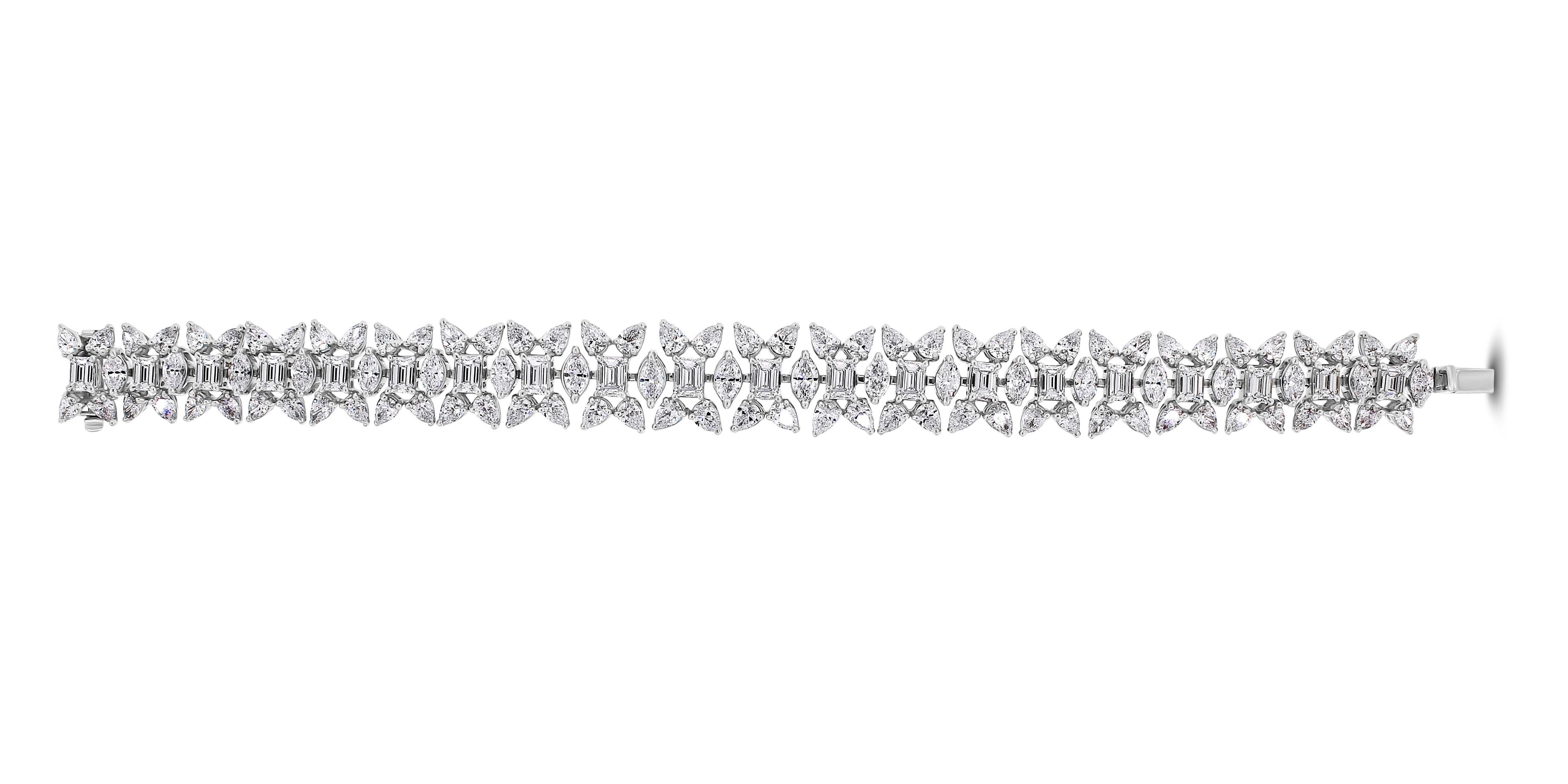 Fabriqué à la perfection, le bracelet Misha est un véritable coup de foudre avec ses diamants cristallins taille émeraude, poire et marquise. Ses diamants de haute qualité et sa fabrication souple laissent les gens captivés et hypnotisés par la