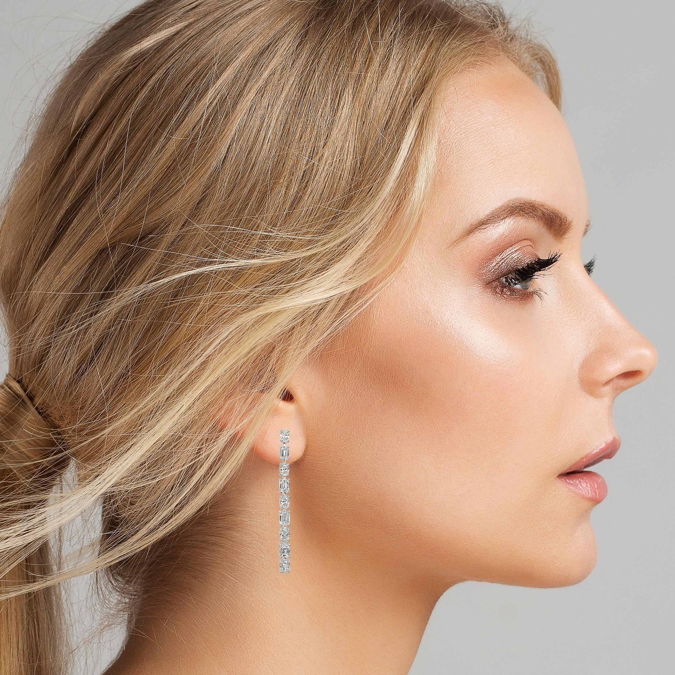 Simples, chics, délicates et épurées, ces boucles d'oreilles sont à porter à tout moment. Ils sont également parfaits pour être portés avec des manchettes et des boucles d'oreilles supplémentaires afin d'ajouter un peu plus de jazz et de mouvement à