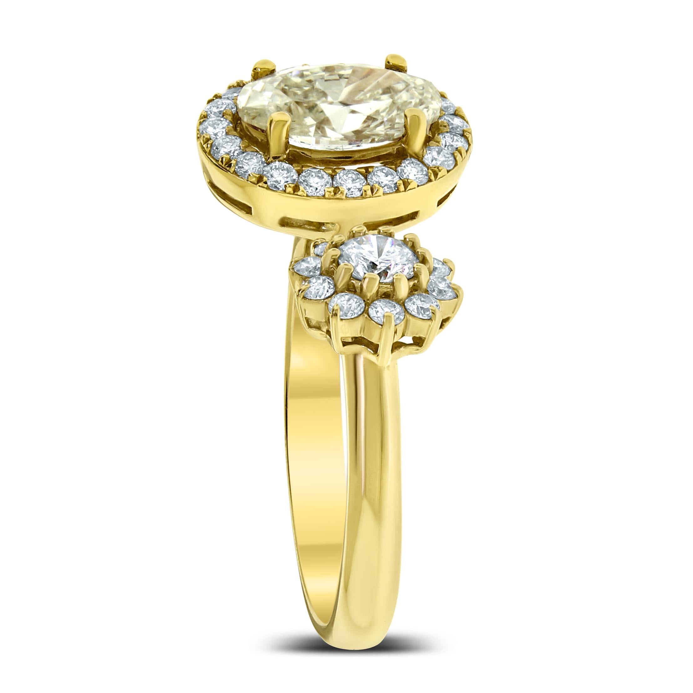 Oval Cut Beauvince Peek a Boo Diamond Ring '1.63 Ct Diamonds', in Yellow Gold For Sale