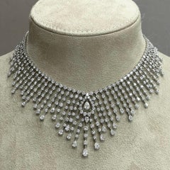 Beauvince Rain Diamond Necklace '30.13 ct Diamonds' in White Gold