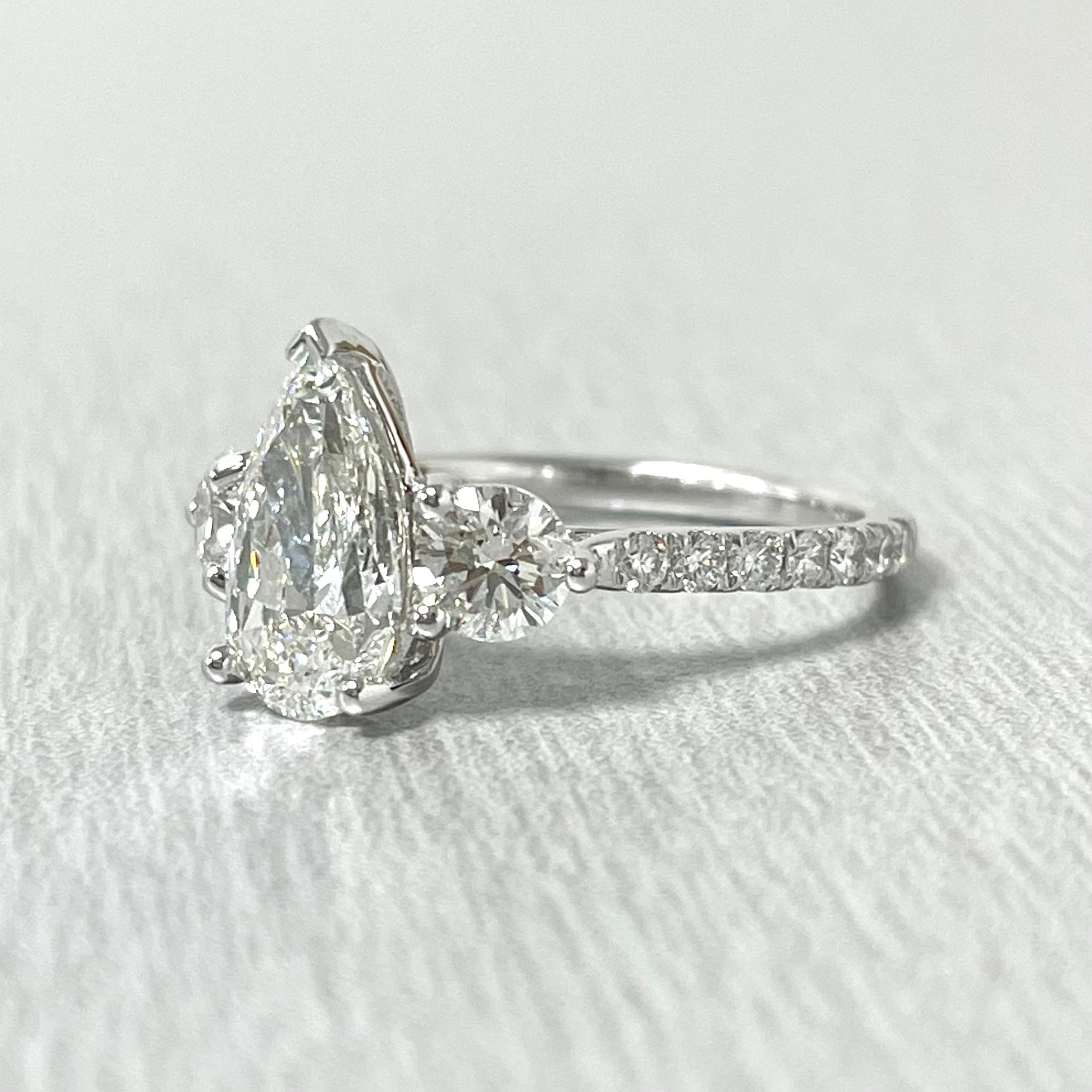 reina solitaire engagement ring