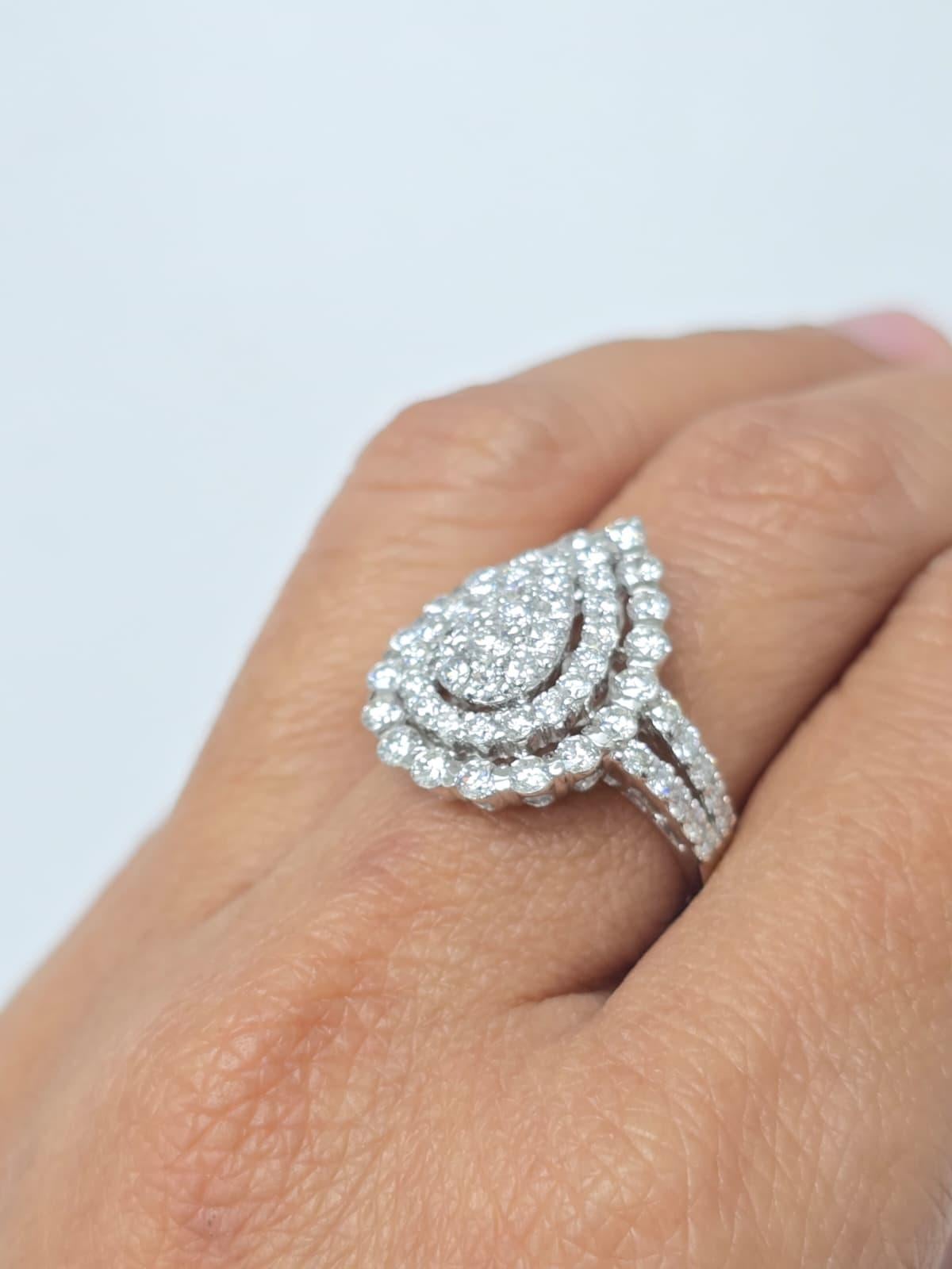 Taille ronde Bague Reva en or blanc (2,37 ct de diamants) de Whiting en vente