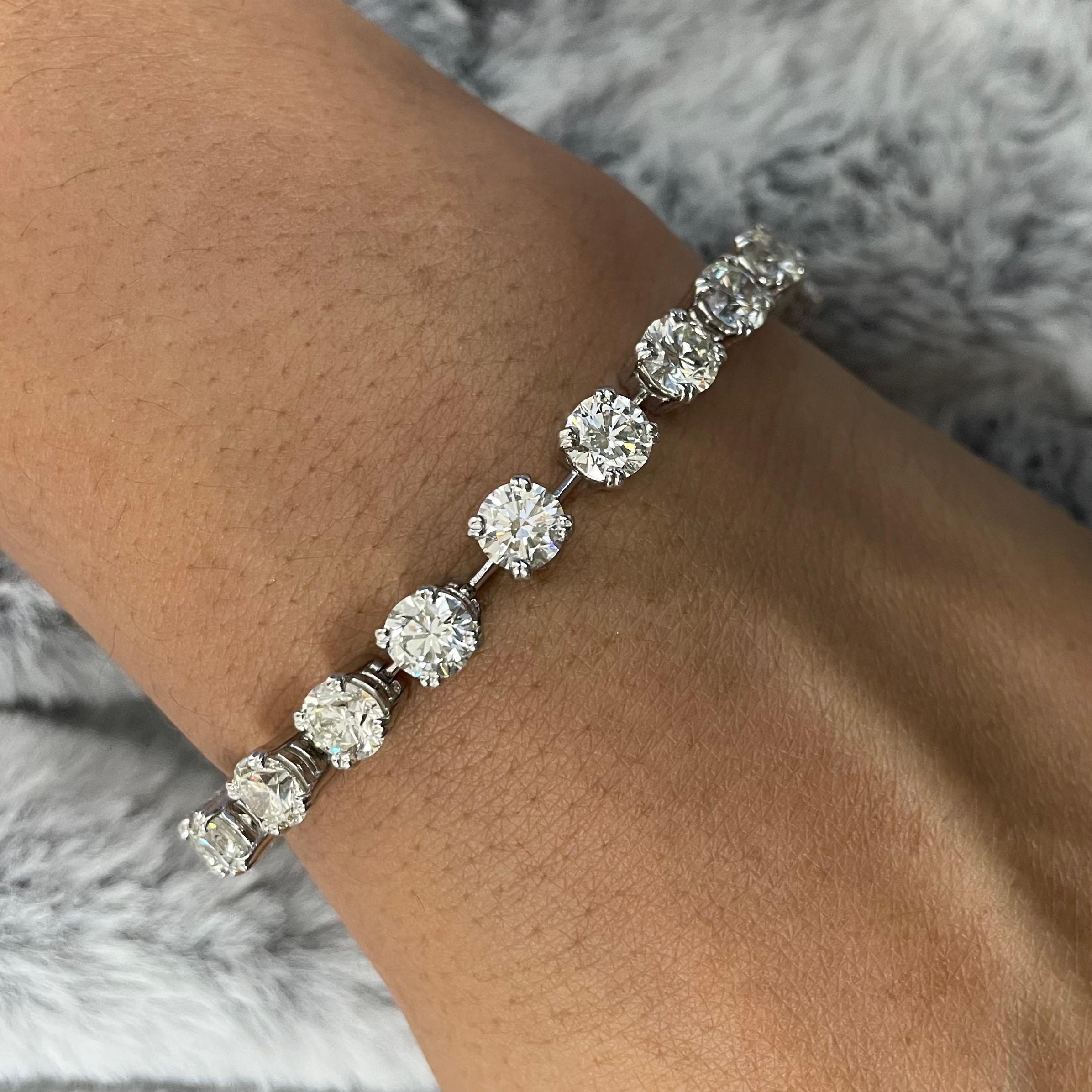 A diamond tennis bracelet is the most elegant and classic piece of evergreen jewelry. It is feminine, comfortable and accentuates a woman's wrist with brilliance and sparkles. All our bracelets have two locks for added security. 

Diamond Shapes: