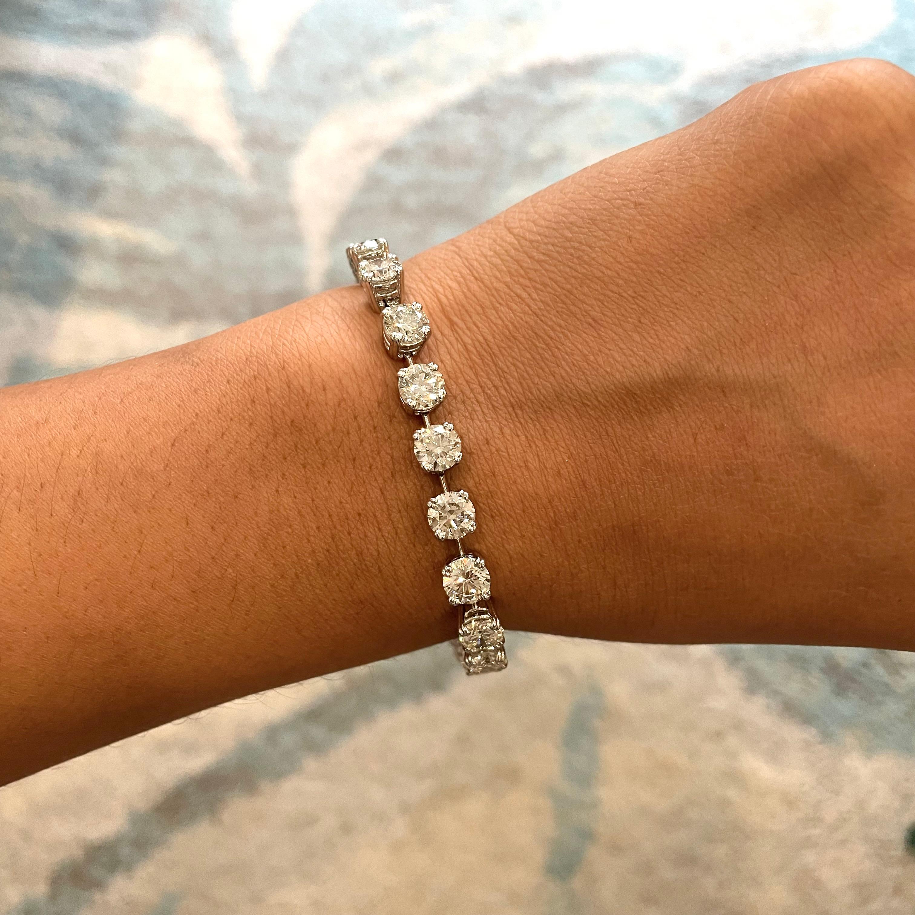 Contemporain Beauvince Bracelet tennis en platine avec diamants ronds de 15,95 carats en vente