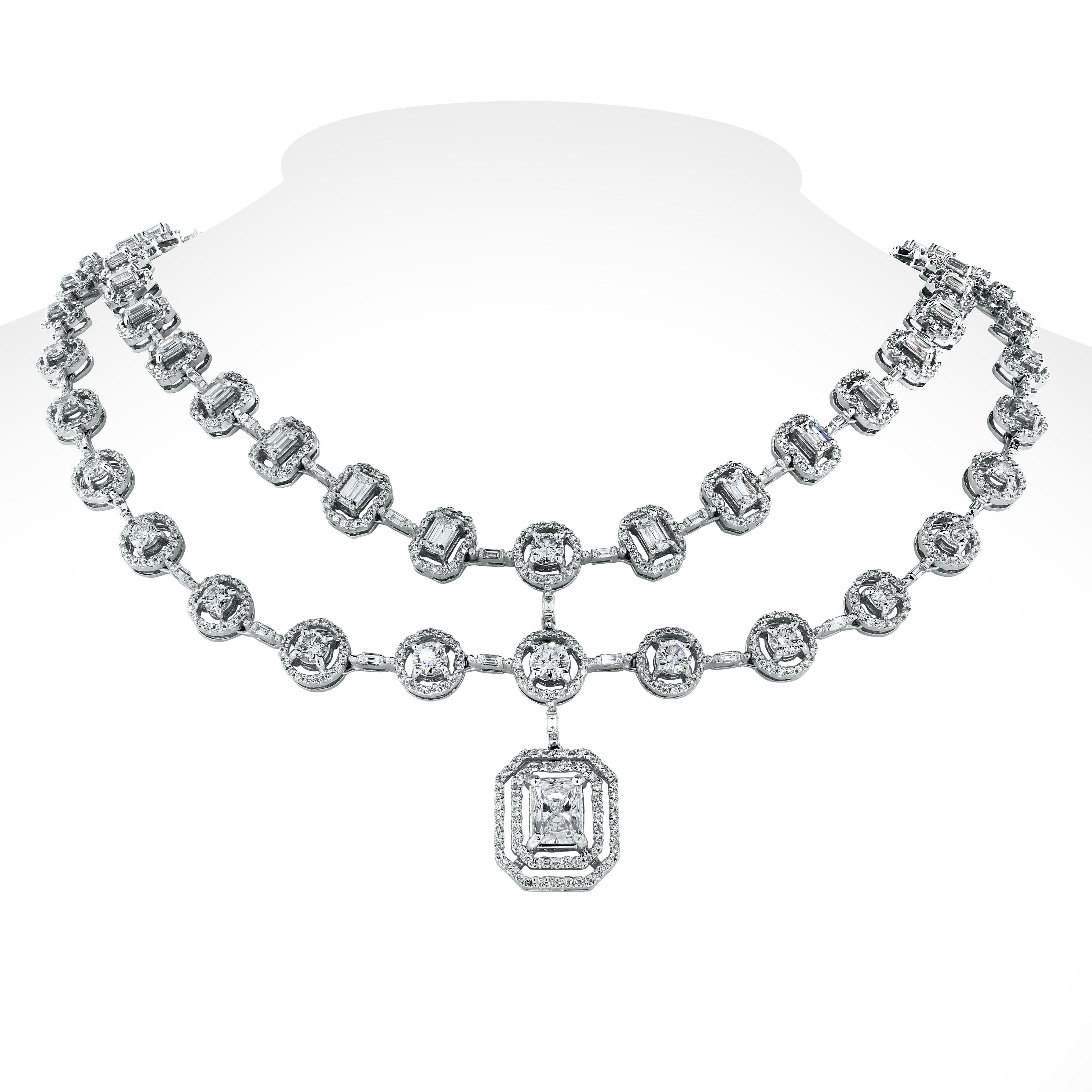 Beauvince Mehrstrangige Halskette in Weißgold mit Solitär-Diamant-Halo (Zeitgenössisch) im Angebot