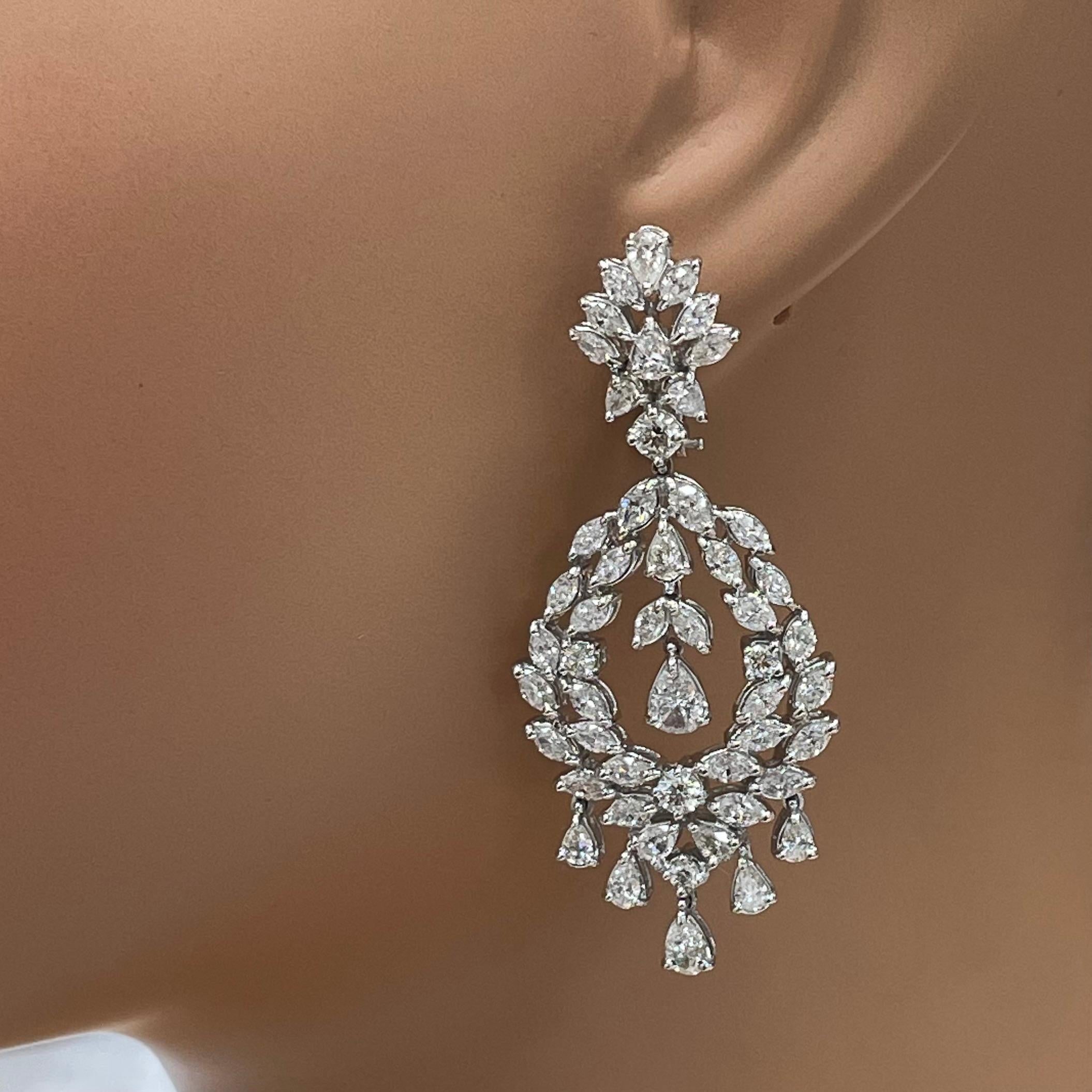 Contemporary Beauvince Selin Chandelier Earrings '11.18 Ct Diamonds' in White Gold For Sale