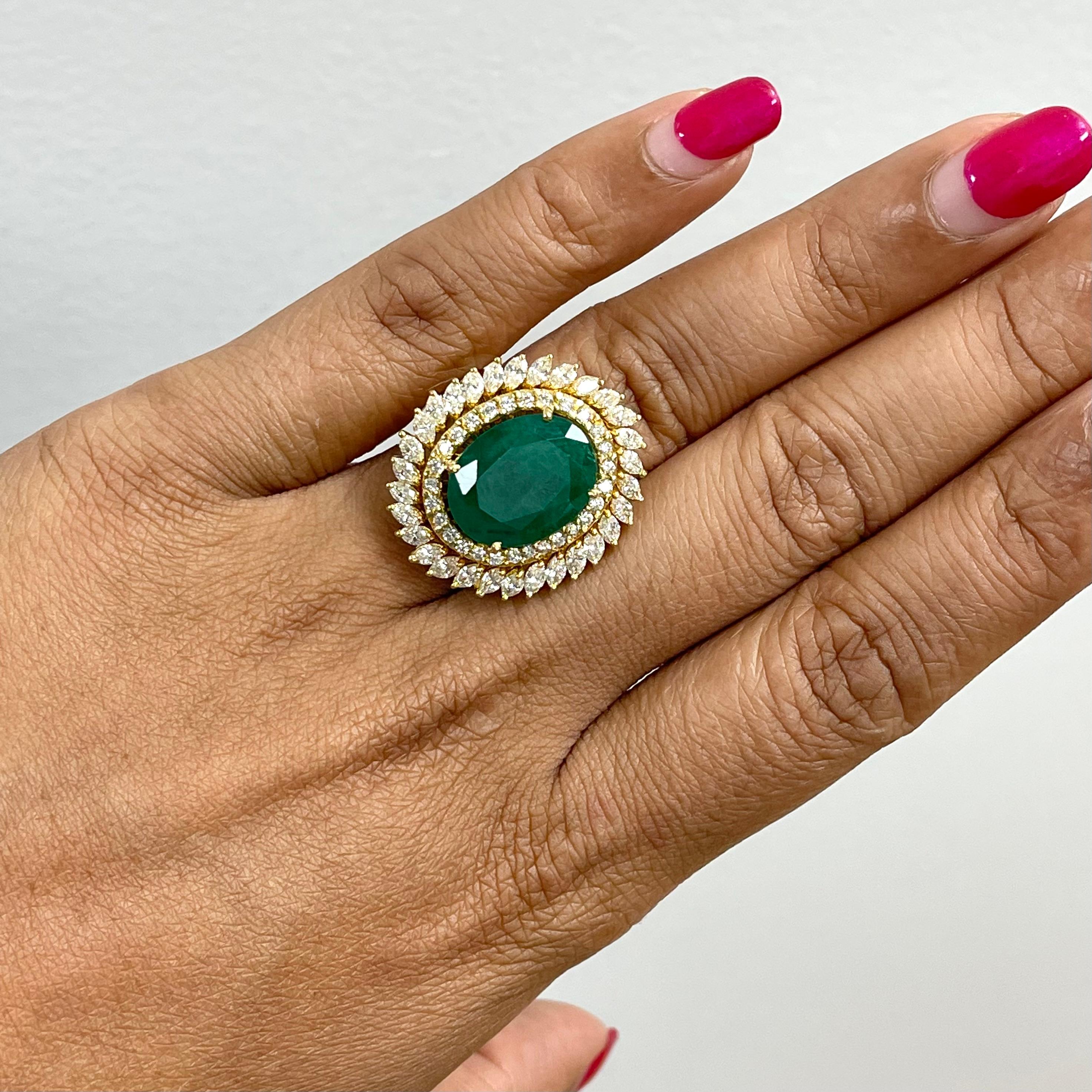 Beauvince Shanaya Emerald & Diamond Cocktail Ring '8.40 ct Emerald' in Gold In New Condition In New York, NY