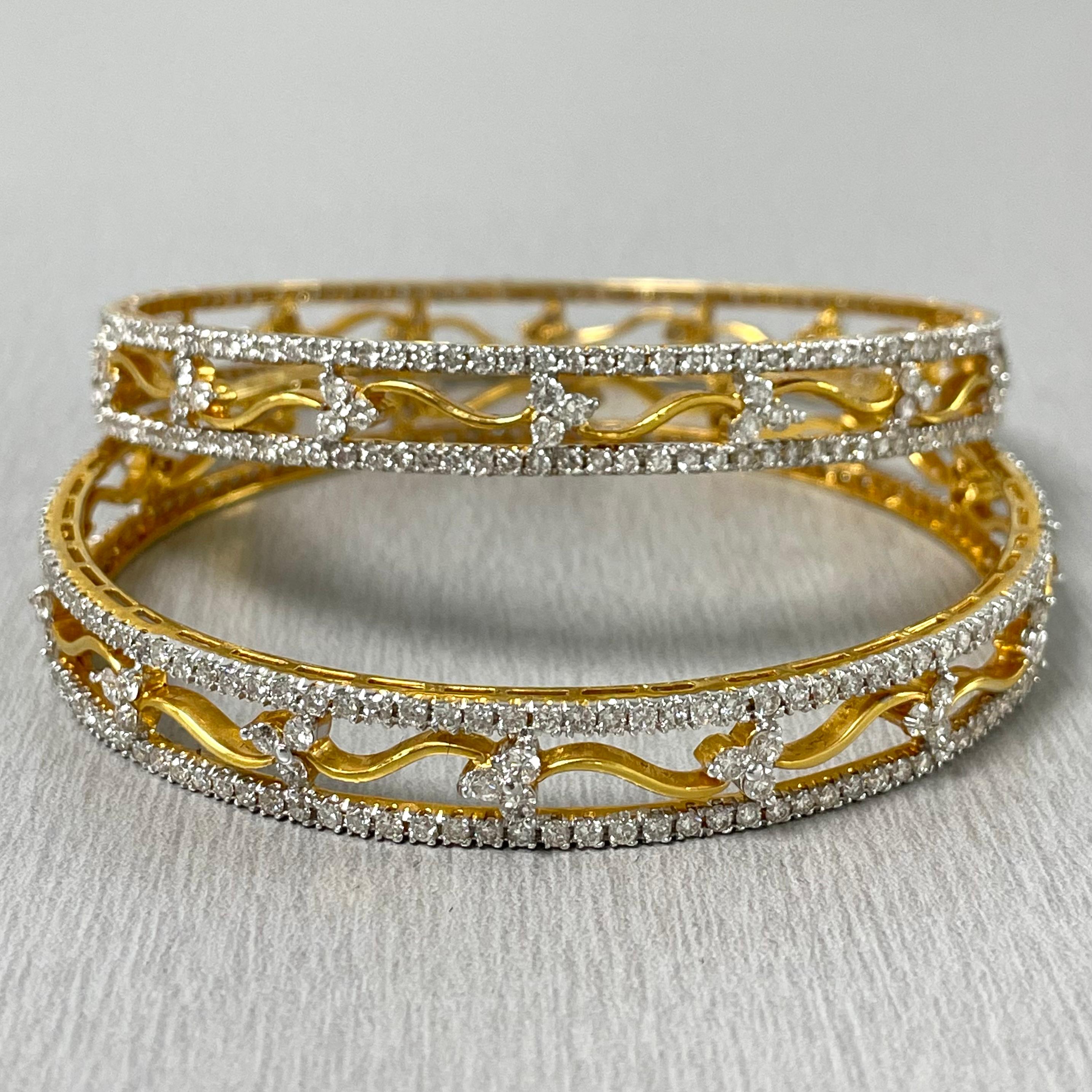 Round Cut Beauvince Sheena Diamond Bangles '10.59 ct Diamonds' in 18K Gold For Sale