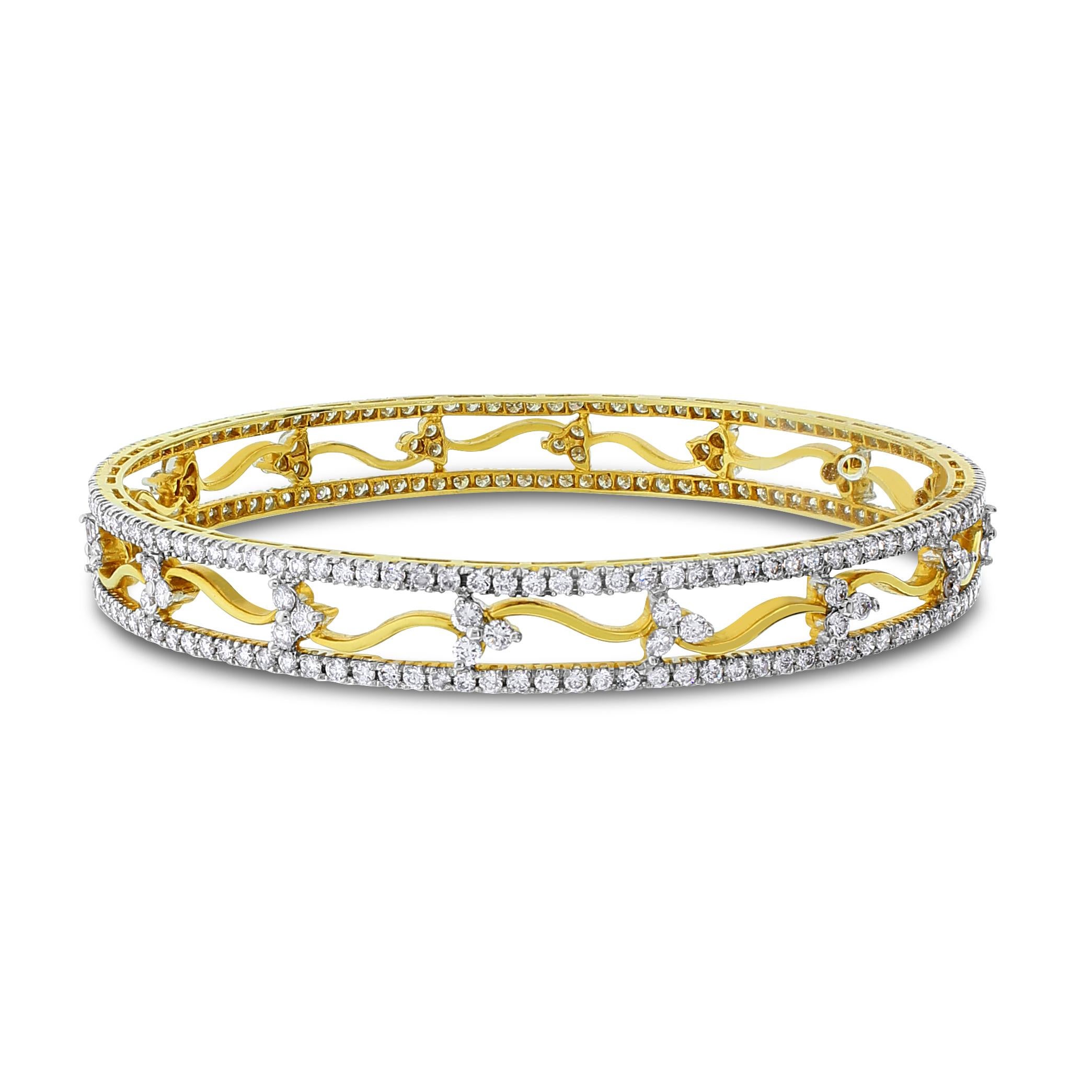 Beauvince Sheena Diamond Bangles '10.59 ct Diamonds' in 18K Gold In New Condition For Sale In New York, NY