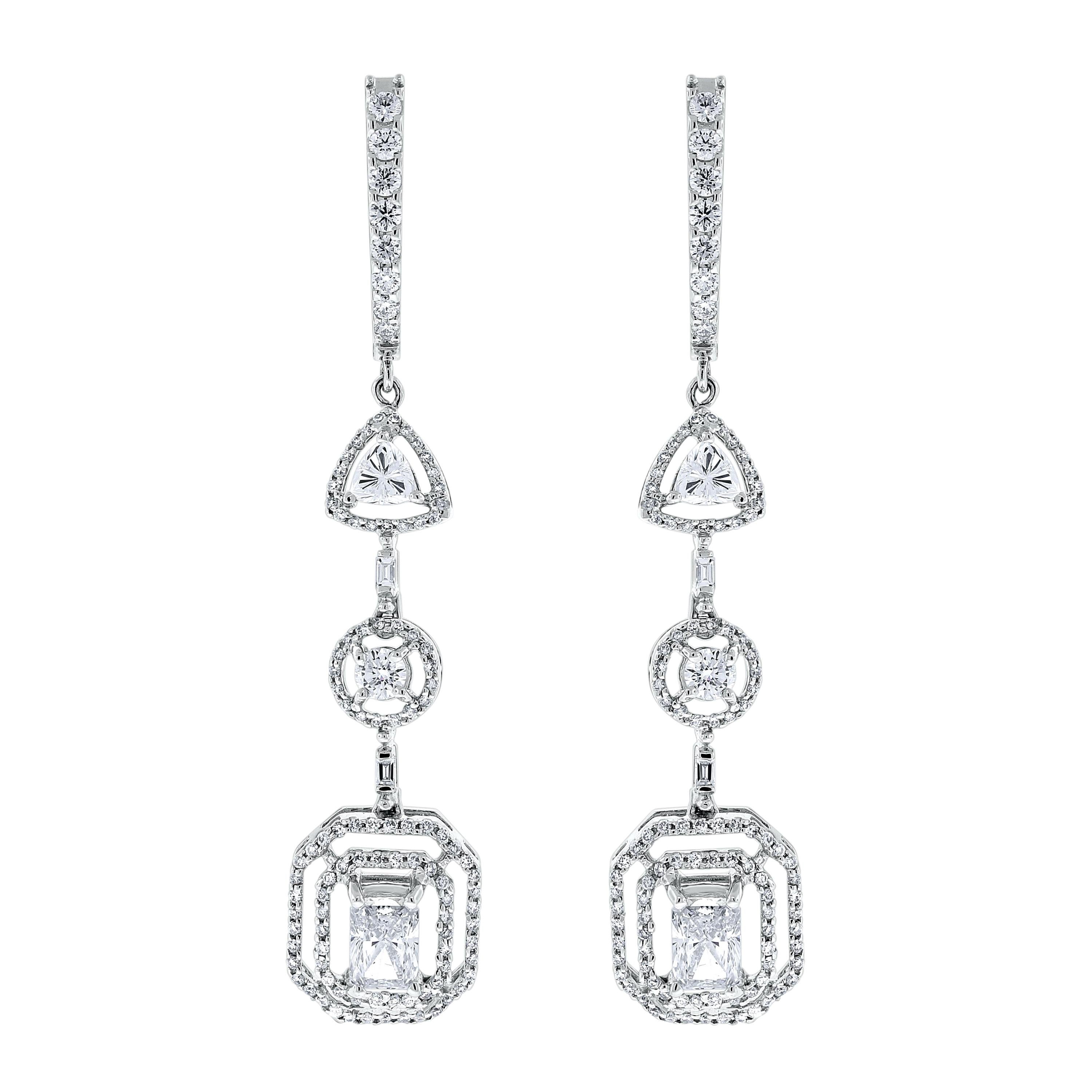 Beauvince, boucles d'oreilles pendantes solitaires en or blanc avec halo de diamants