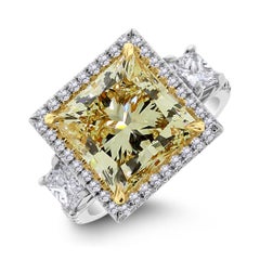 Beauvince Sundance Ring 7.02 Carat Princess Cut Light Yellow ST VS2 GIA Diamond