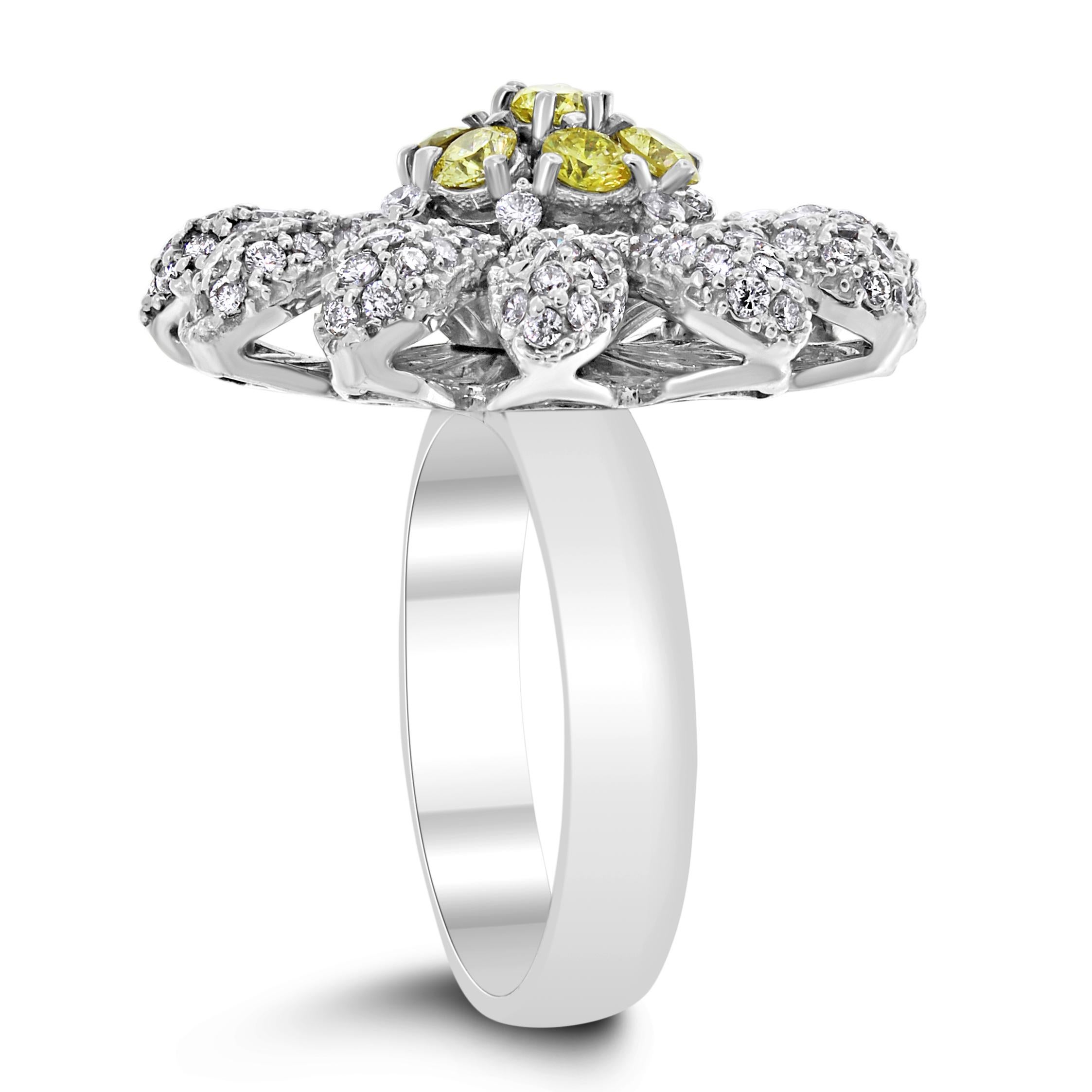 Beauvince Sonnenblumenring, '1,74 Karat Diamanten' in Weißgold im Angebot 1