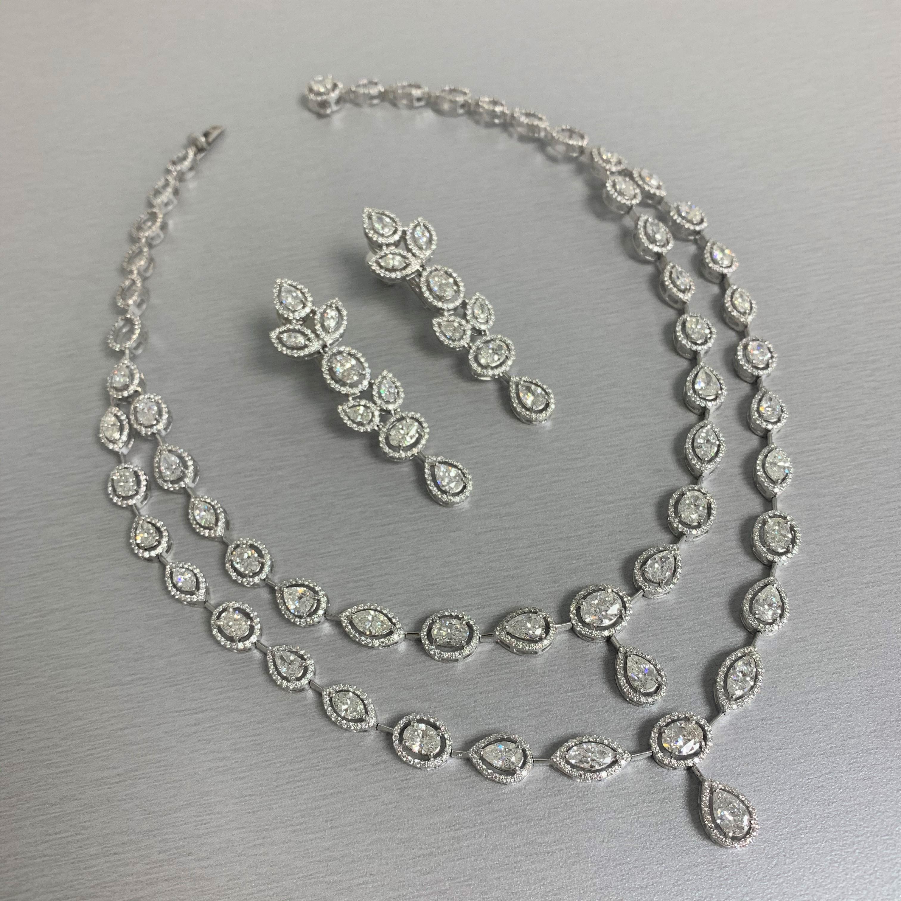 Contemporary Beauvince Tara Necklace and Earrings Suite in White Gold For Sale