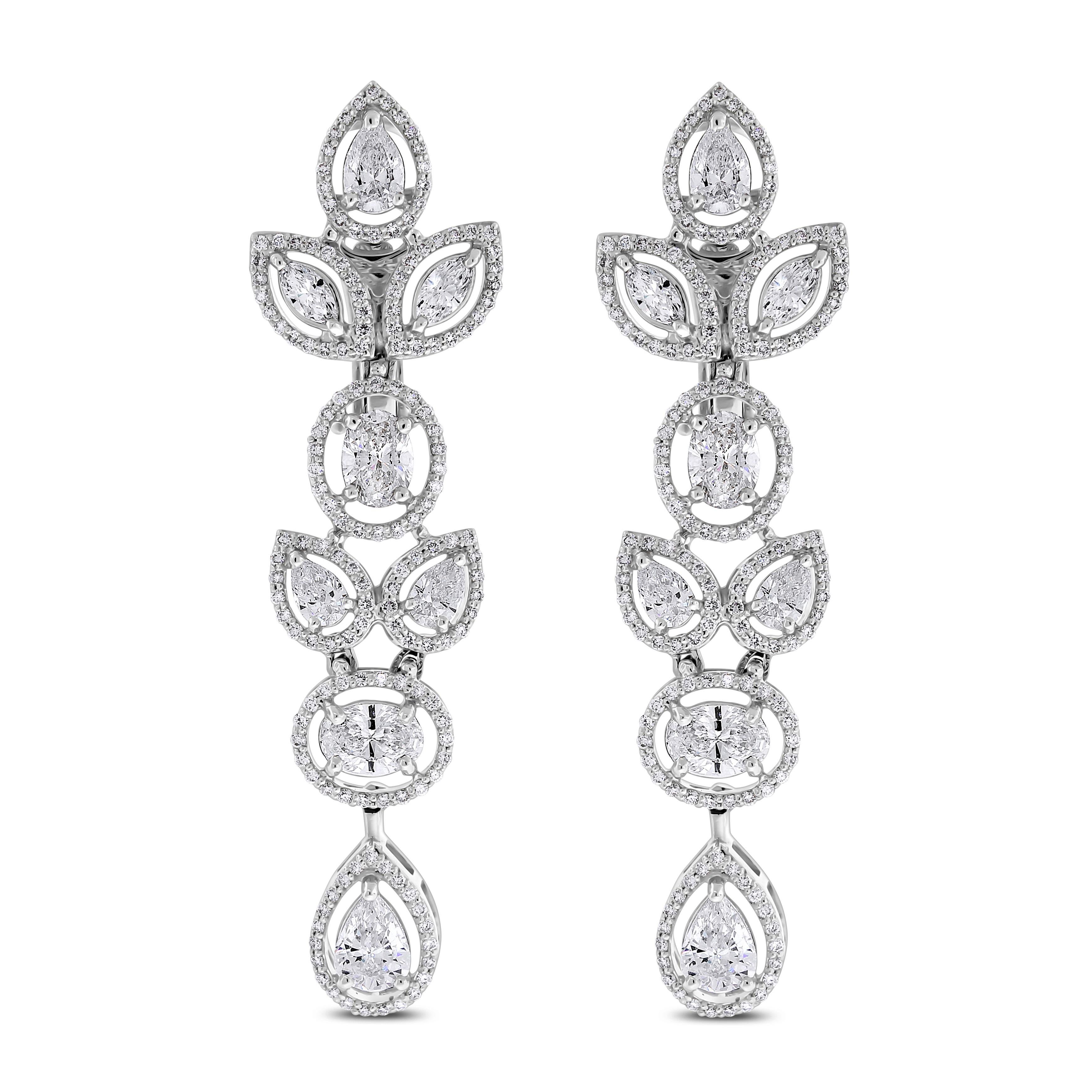 Beauvince Tara Necklace and Earrings Suite in White Gold In New Condition For Sale In New York, NY